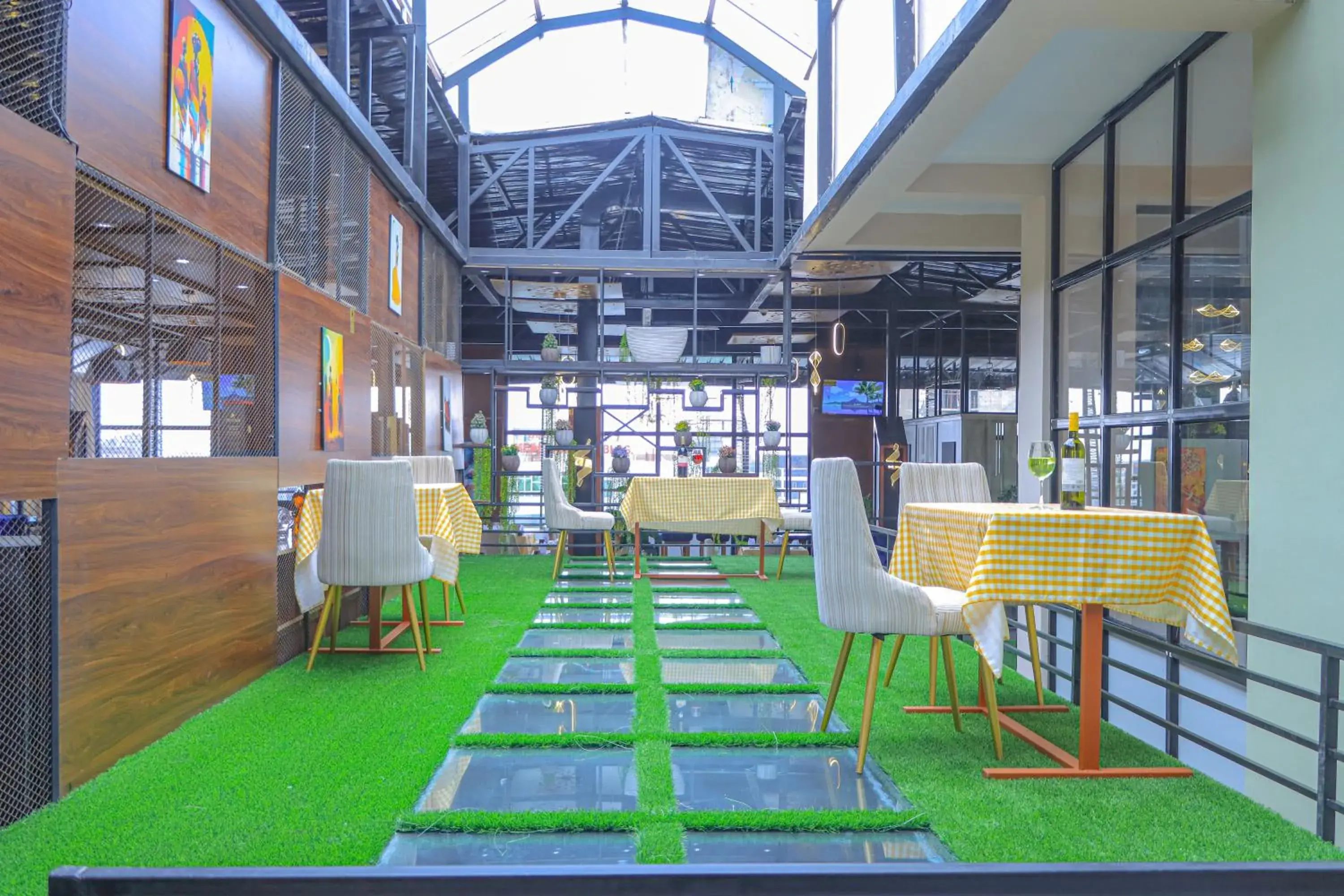 Restaurant/places to eat in South Gate Hotel Apartment Restaurant/places to eat in South Gate Hotel Apartment