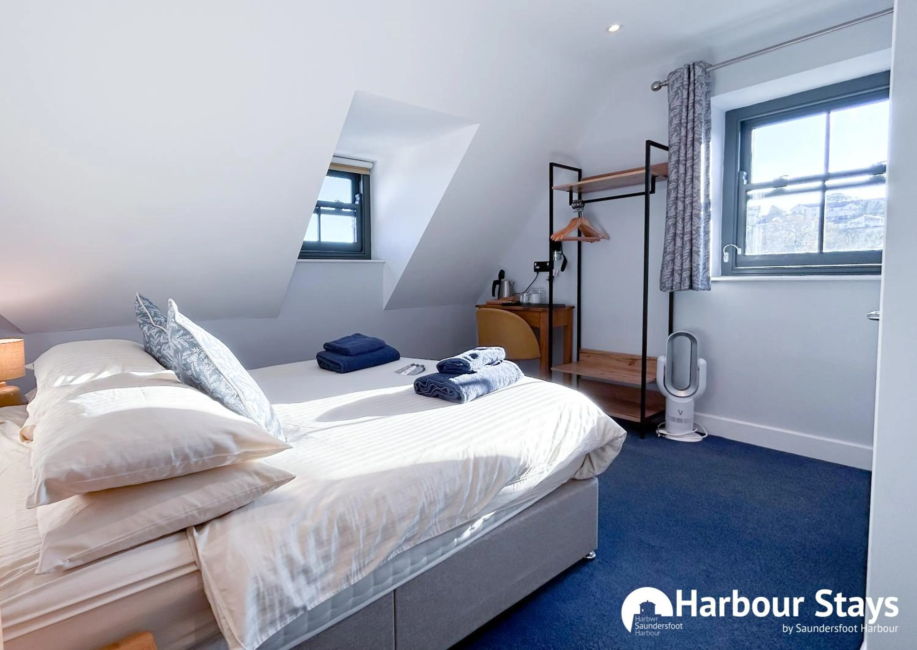 Bedroom, Bed in Harbour Stays at Ocean Square