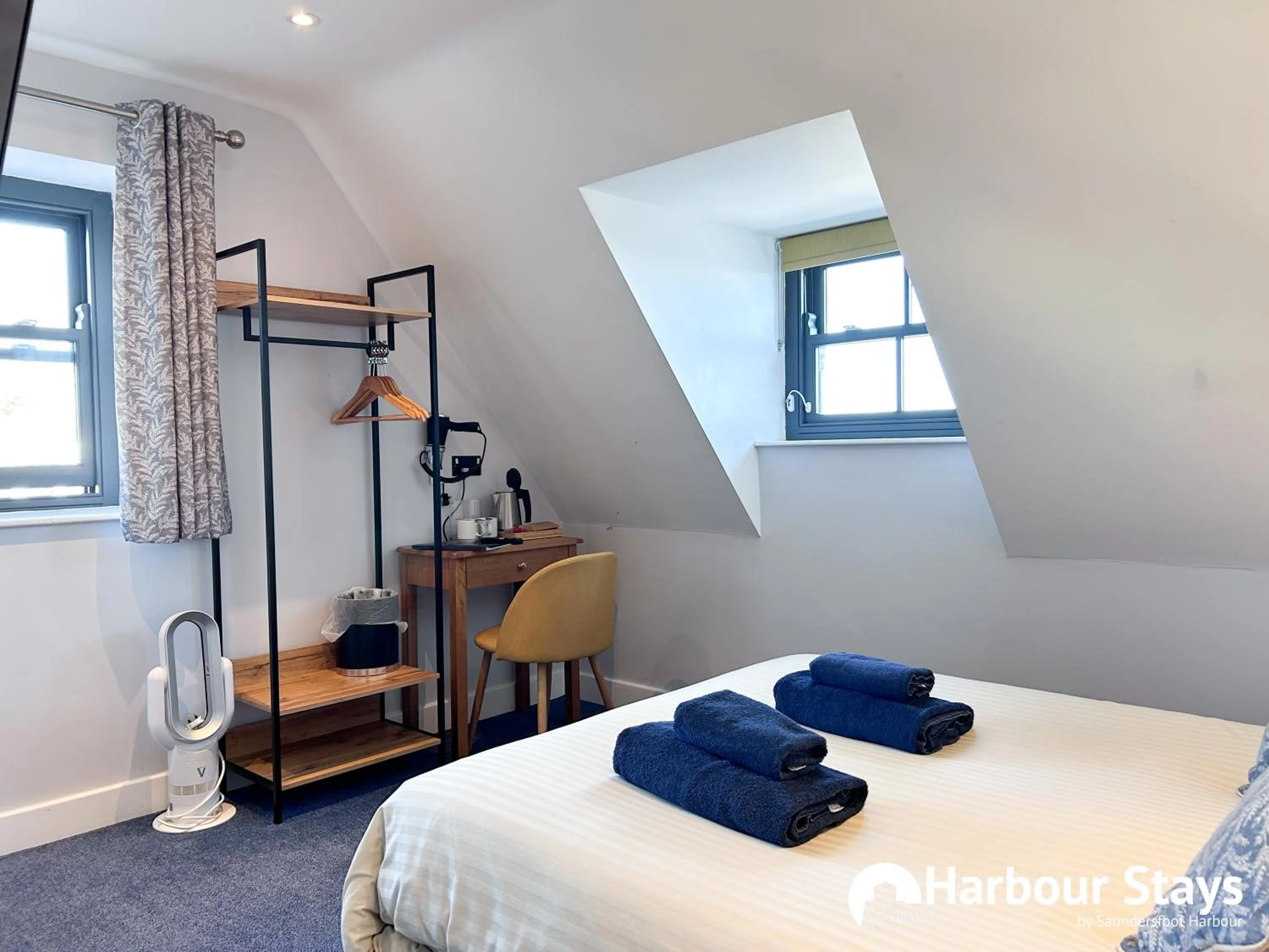 Bedroom, Bed in Harbour Stays at Ocean Square