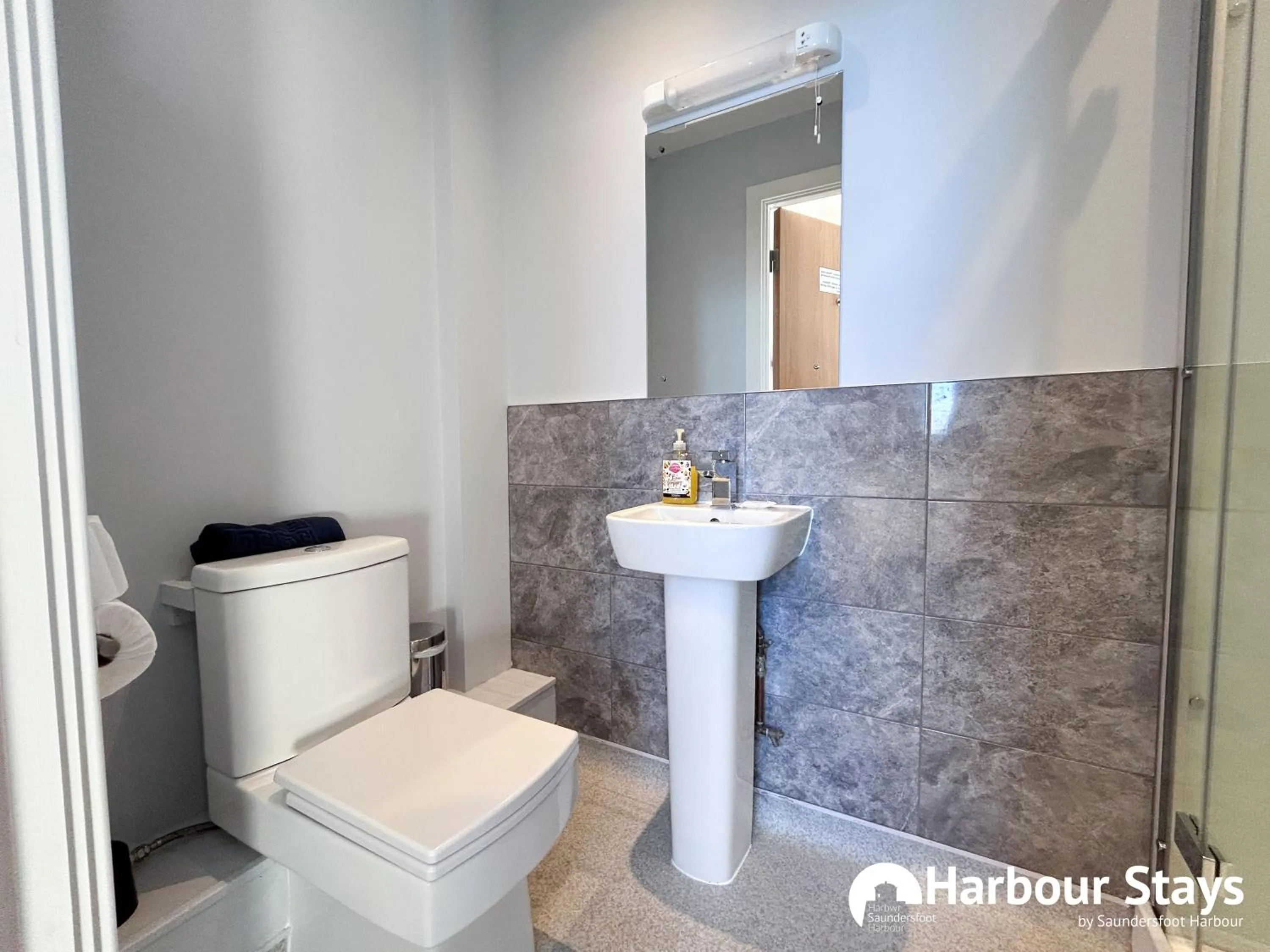 Toilet in Harbour Stays at Ocean Square