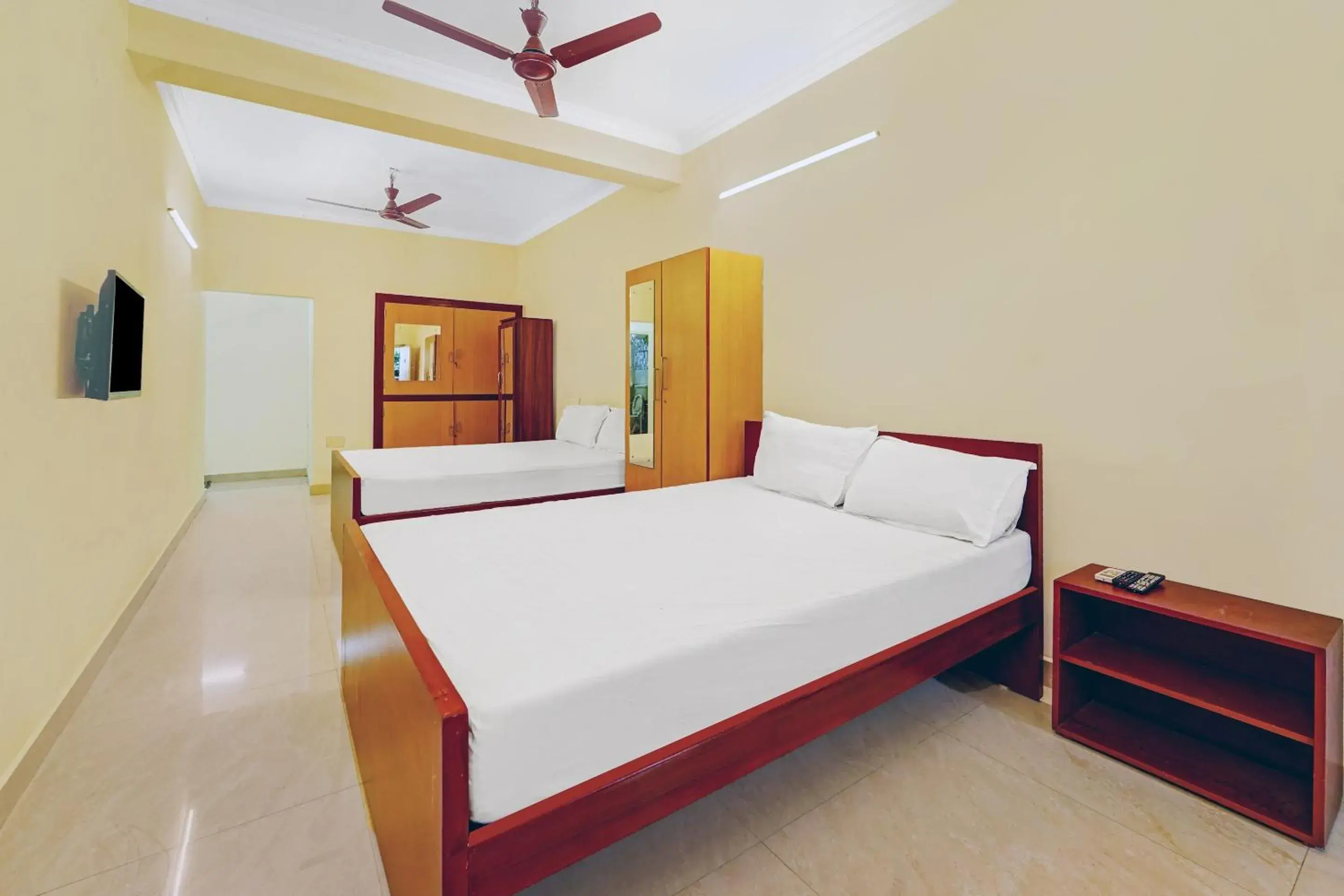 Bed in Hotel Yadvik Bed in Hotel Yadvik