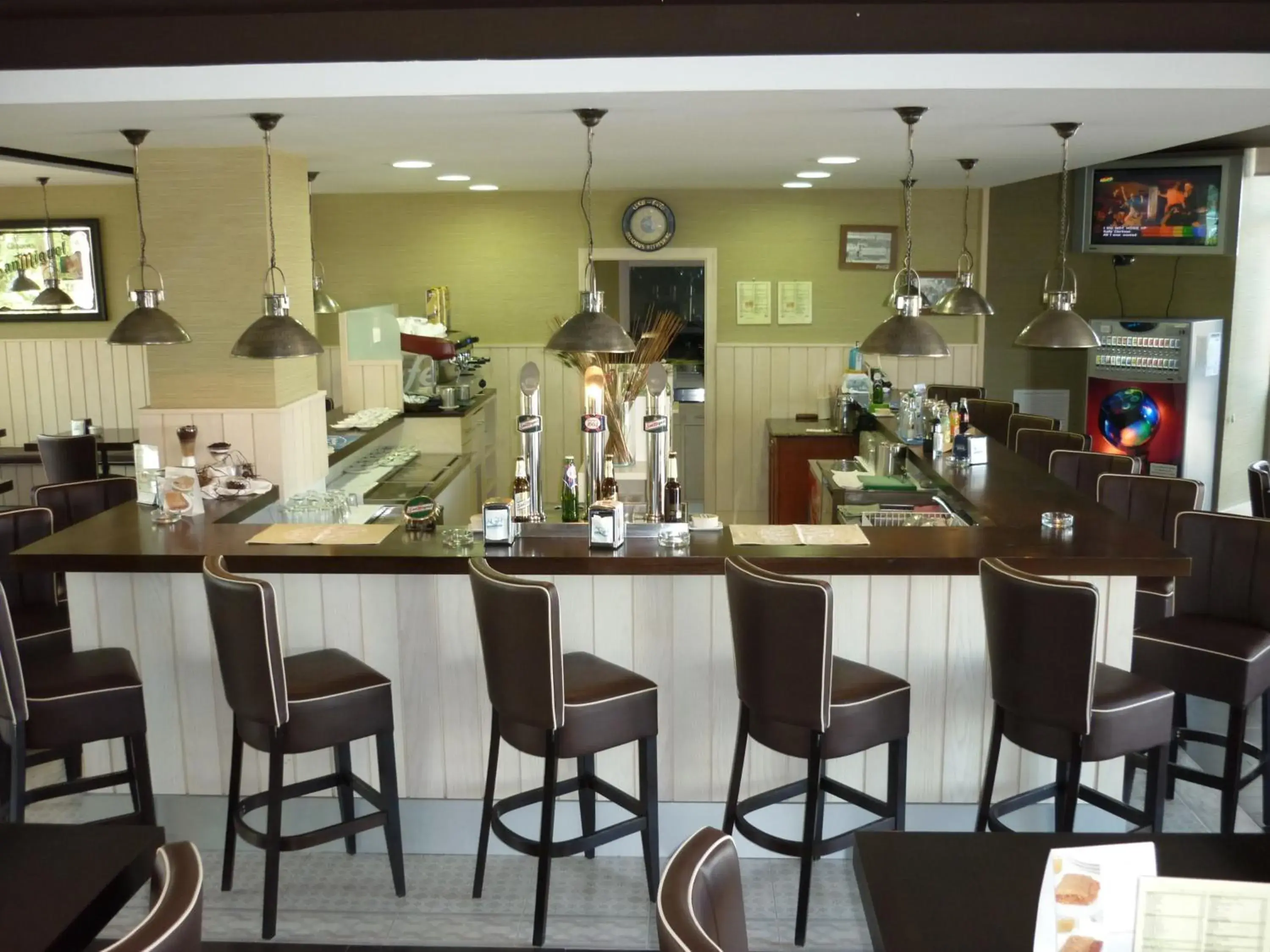 Lounge or bar in AGH Canet Lounge or bar in AGH Canet