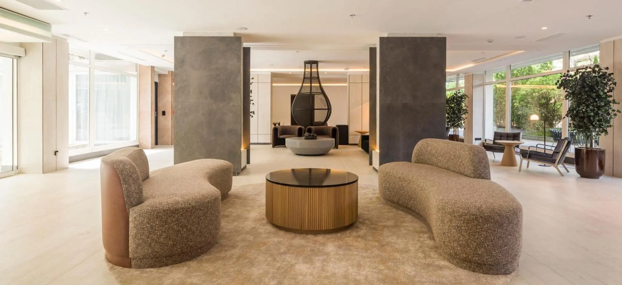 Seating area in Hotel Ilunion San Sebastián