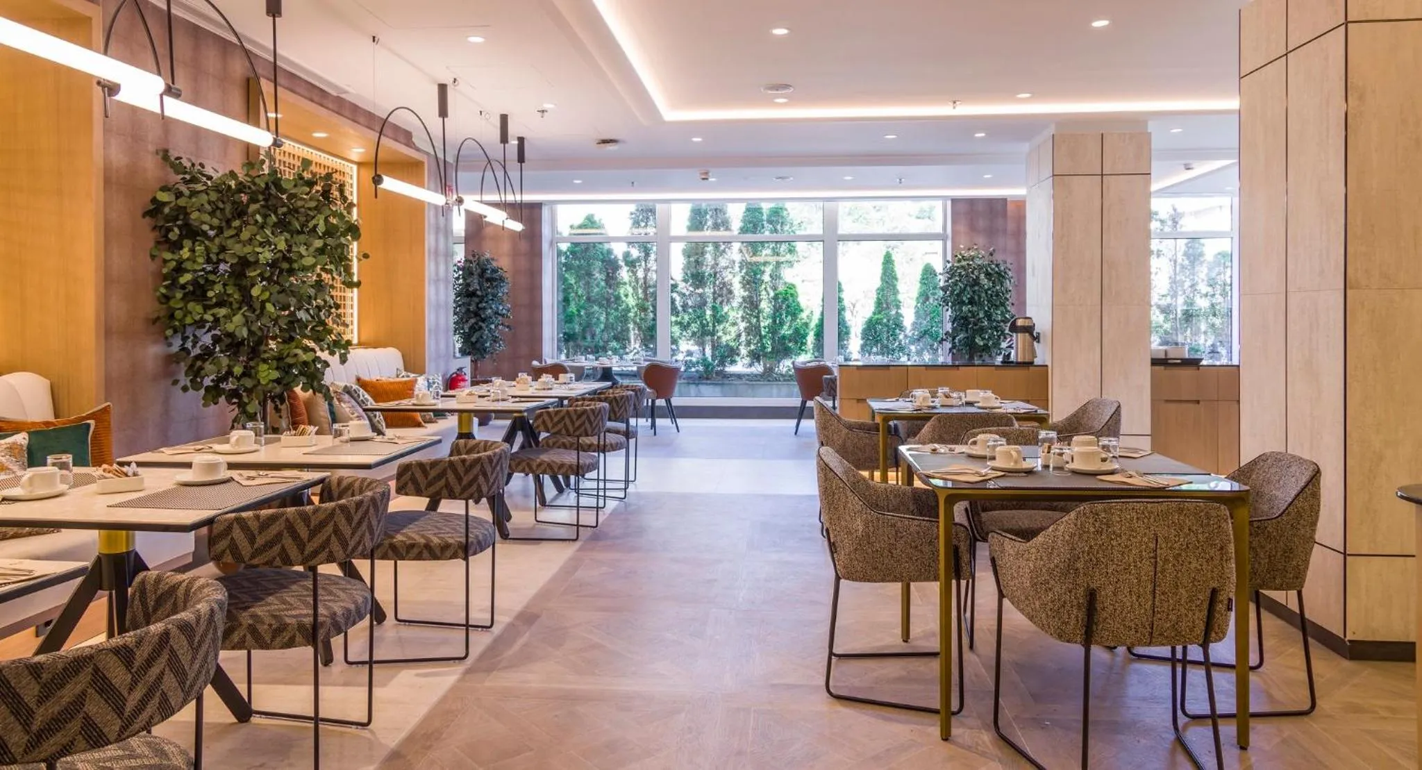 Restaurant/places to eat in Hotel Ilunion San Sebastián