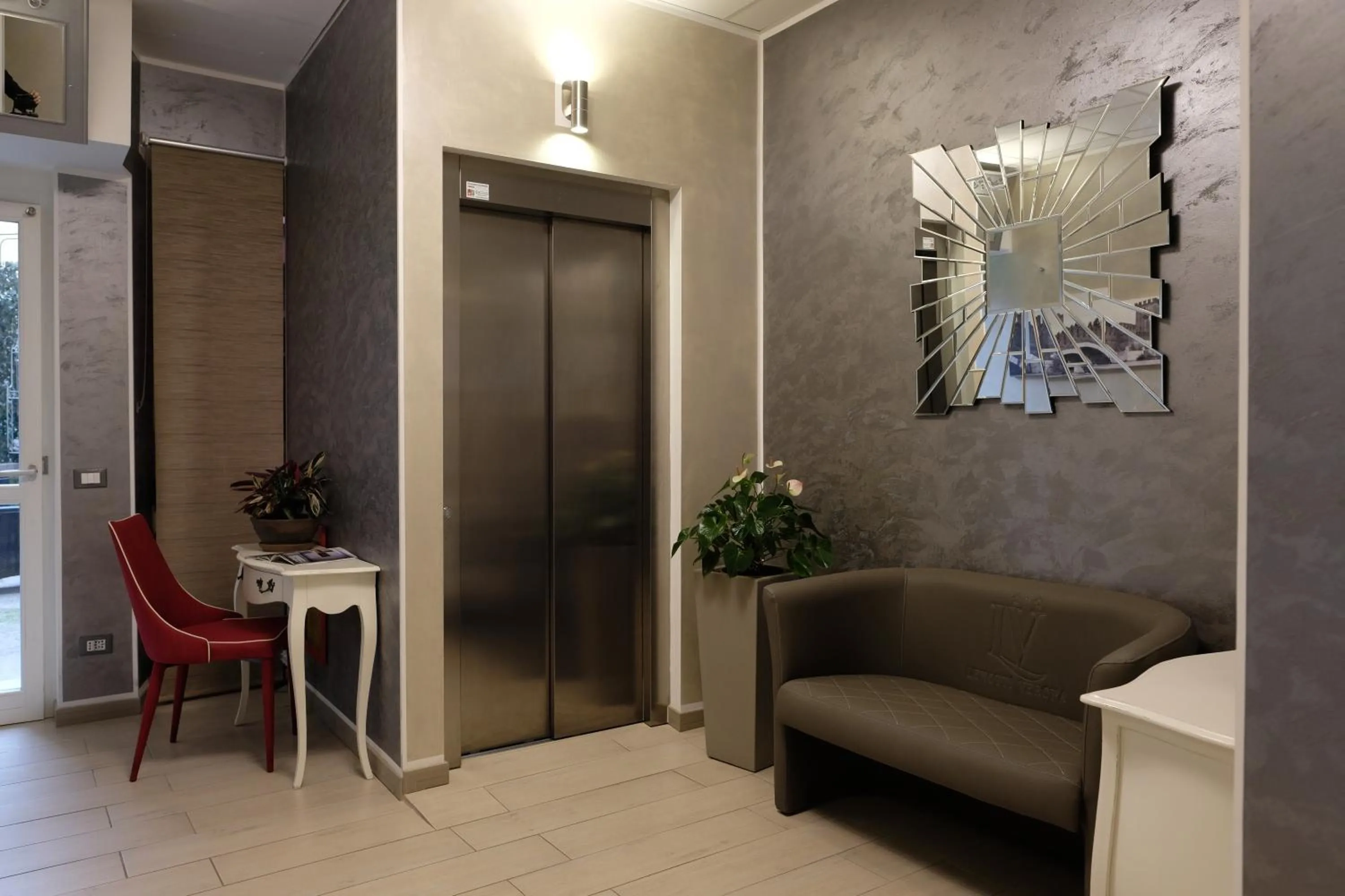 Seating area in LeNotti Verona