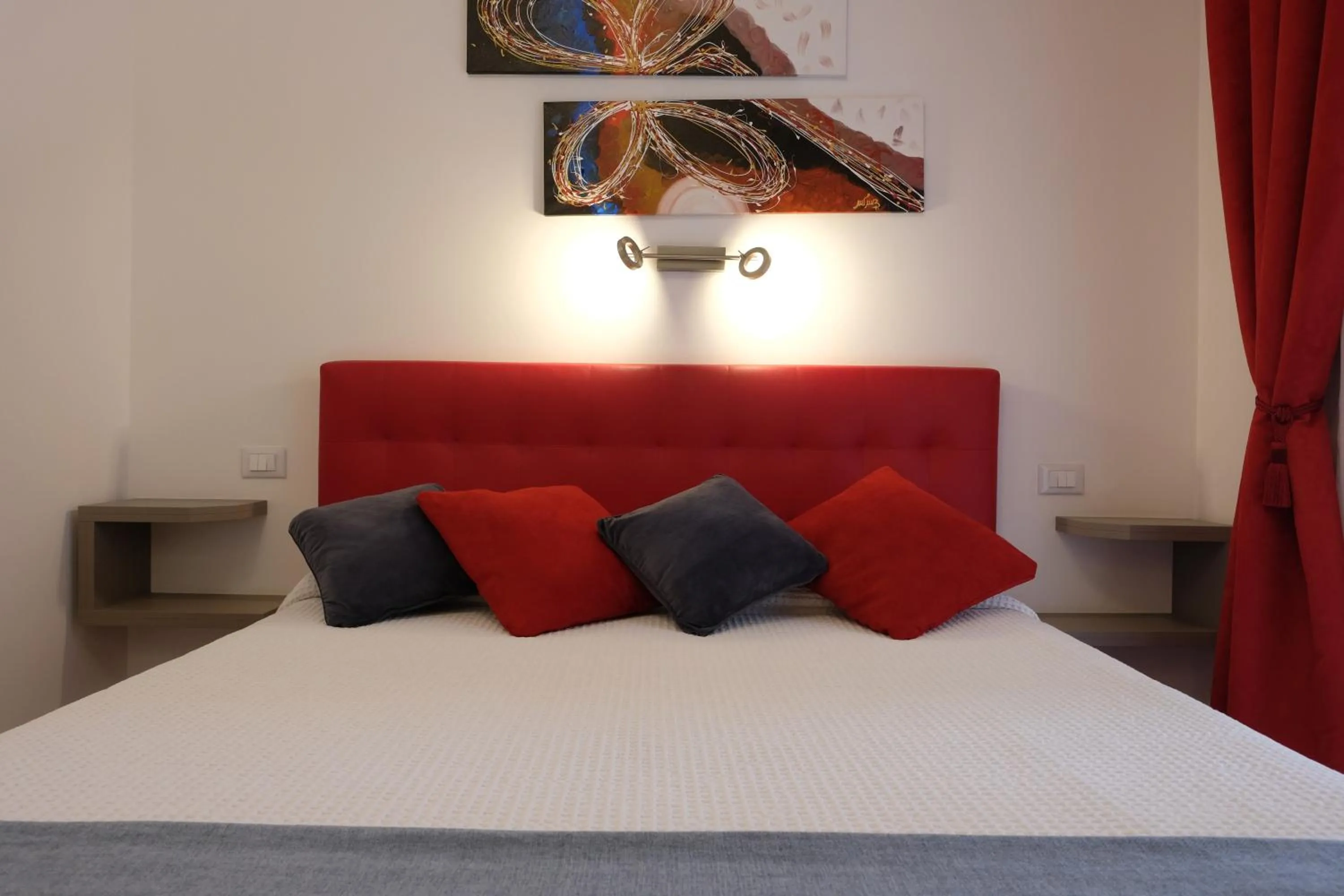 Photo of the whole room, Bed in LeNotti Verona