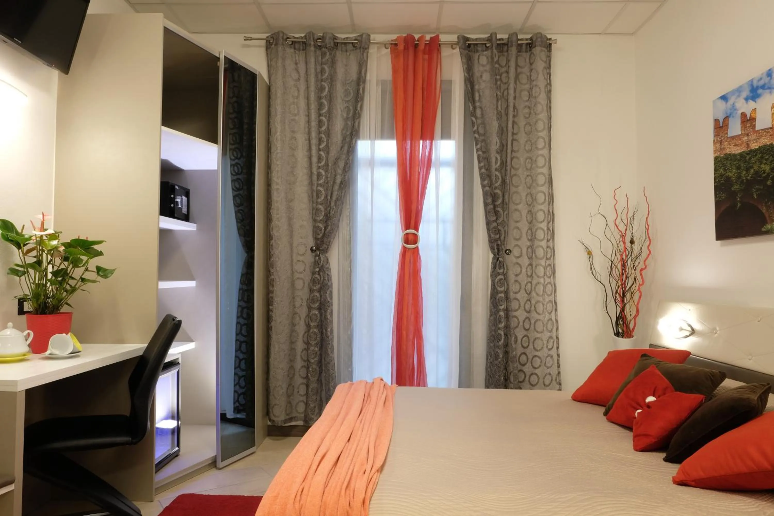 Photo of the whole room, Bed in LeNotti Verona