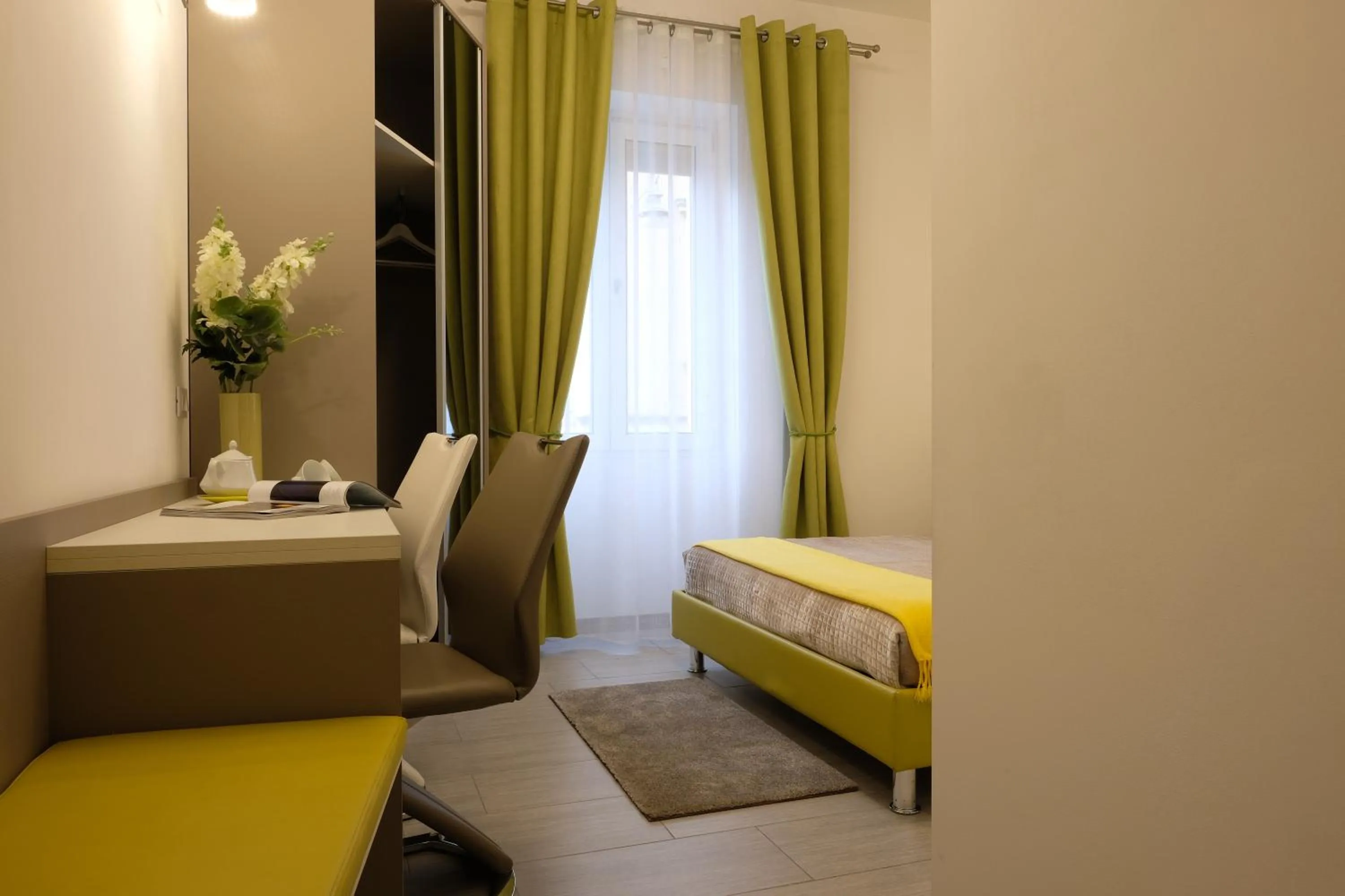 Photo of the whole room, Bed in LeNotti Verona