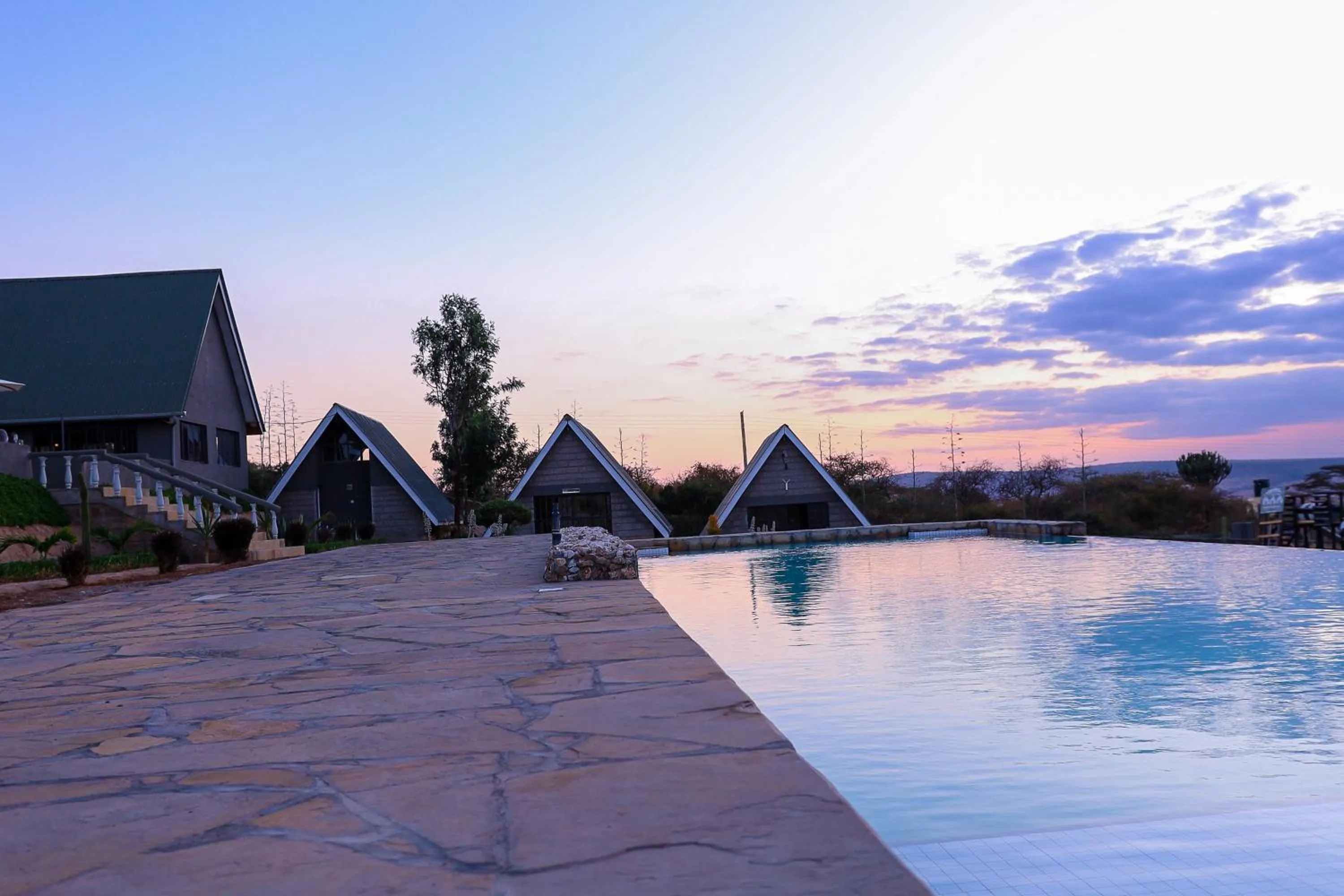 Swimming pool in Outback Kenya Lodge
