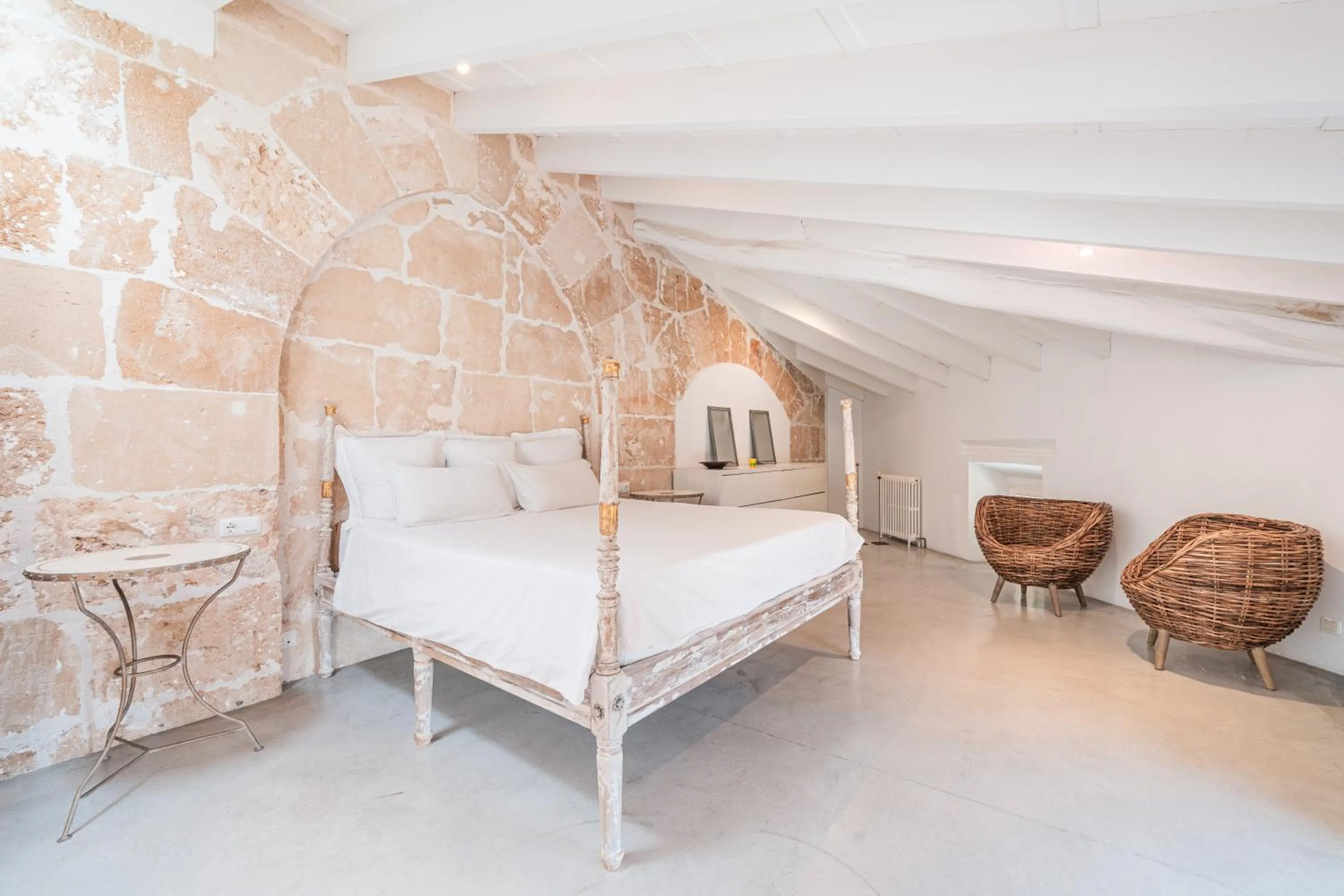 Property building, Bed in Can Felip