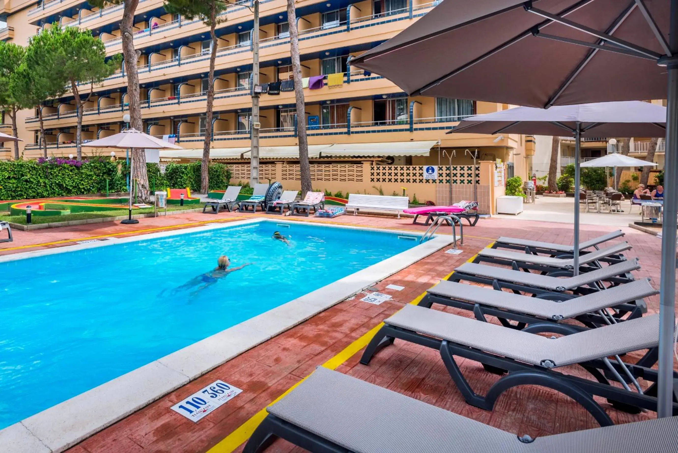 Swimming pool in 4R Playa Park Swimming pool in 4R Playa Park