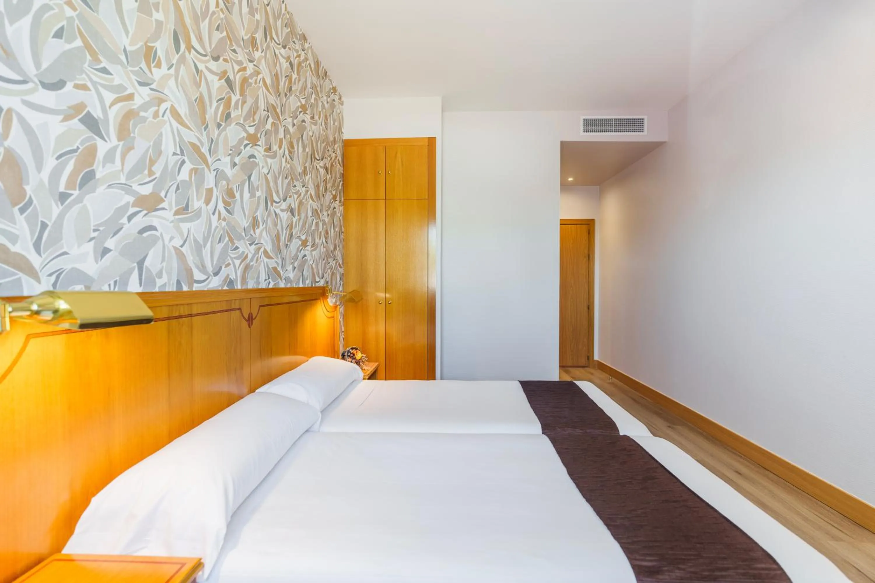 Other, Bed in Hotel Rey Arturo Burgos