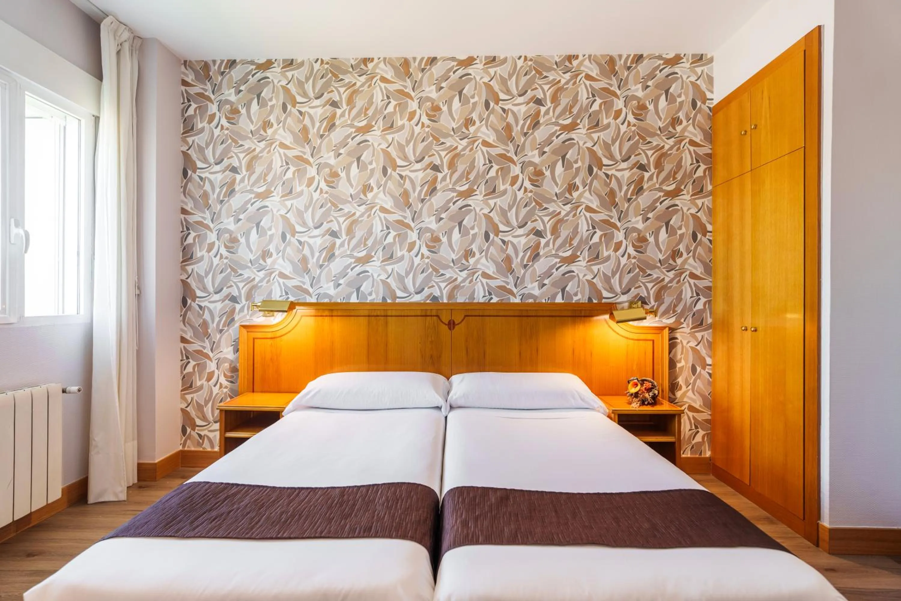 Other, Bed in Hotel Rey Arturo Burgos