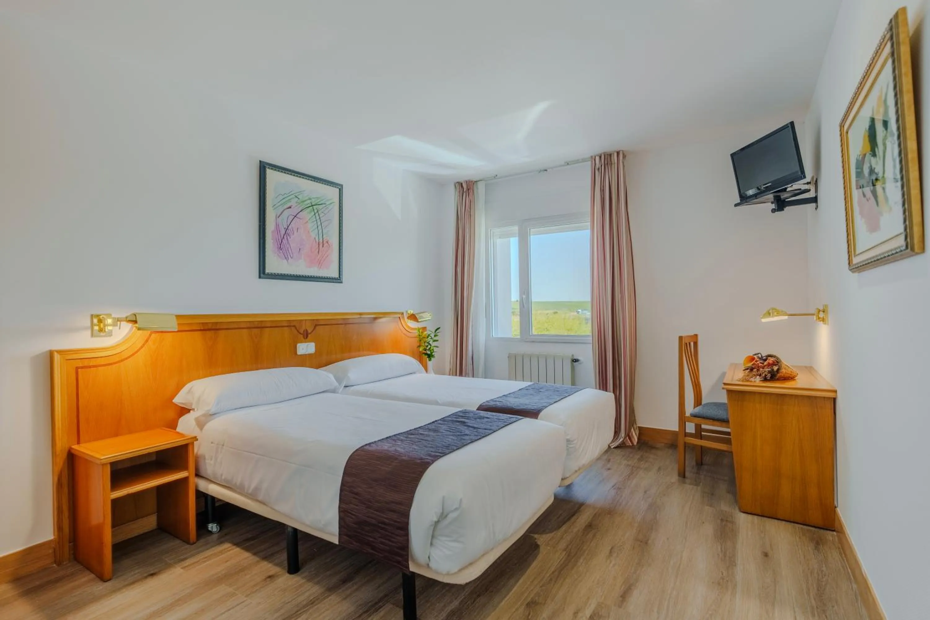 Other, Bed in Hotel Rey Arturo Burgos