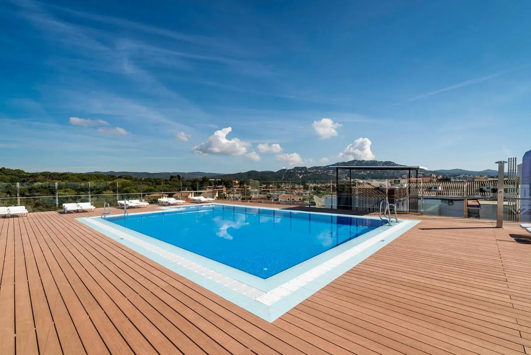 Swimming pool in Apartaments Condado by Marsol Swimming pool in Apartaments Condado by Marsol