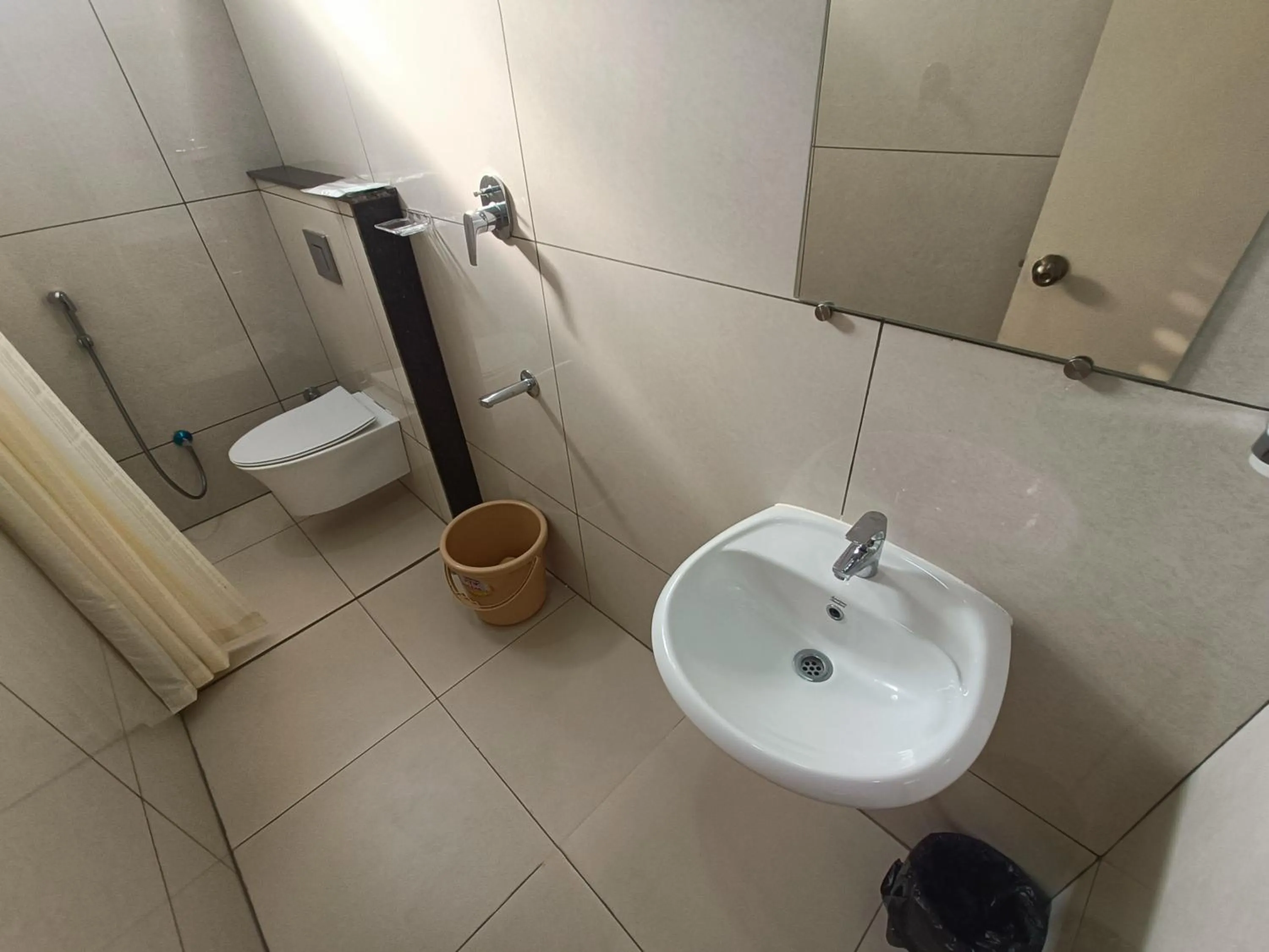 Toilet in Sri Aswin Grand