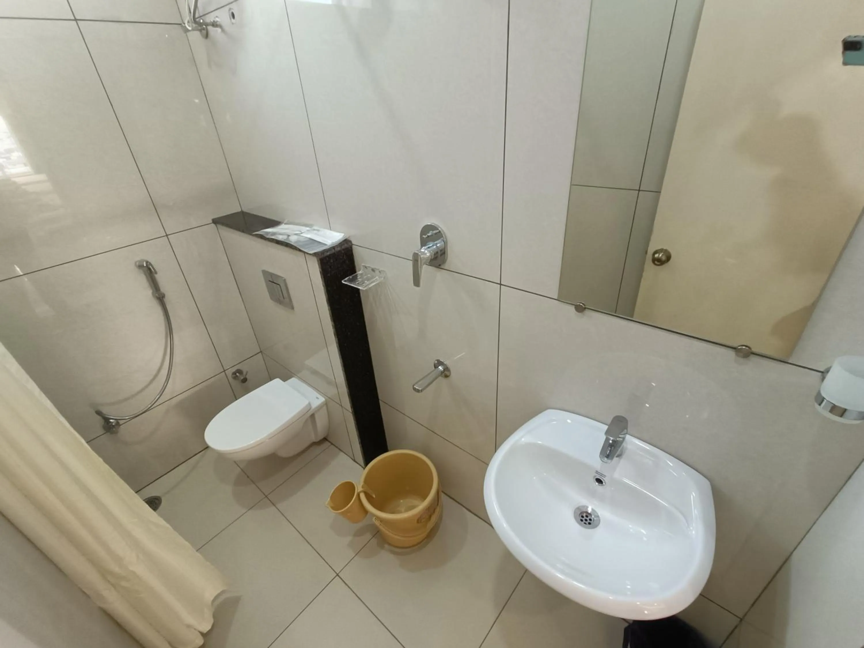 Toilet in Sri Aswin Grand