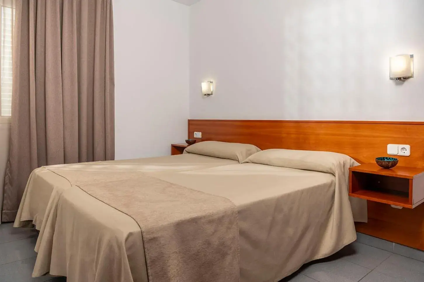 Photo of the whole room, Bed in Apartaments Blau by Marsol Photo of the whole room, Bed in Apartaments Blau by Marsol