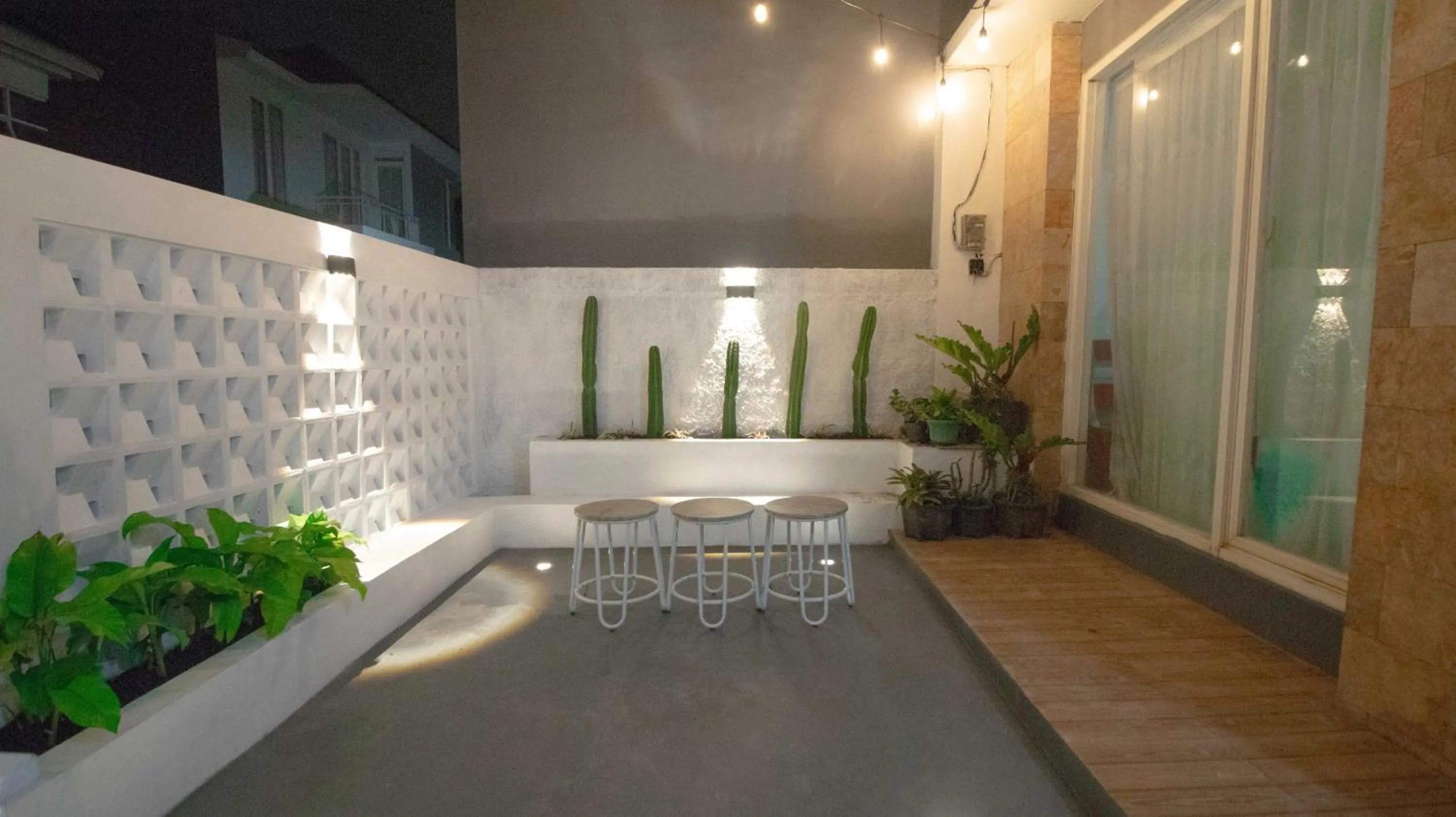 Patio in Villa Shiny with Karaoke & Chill Spot