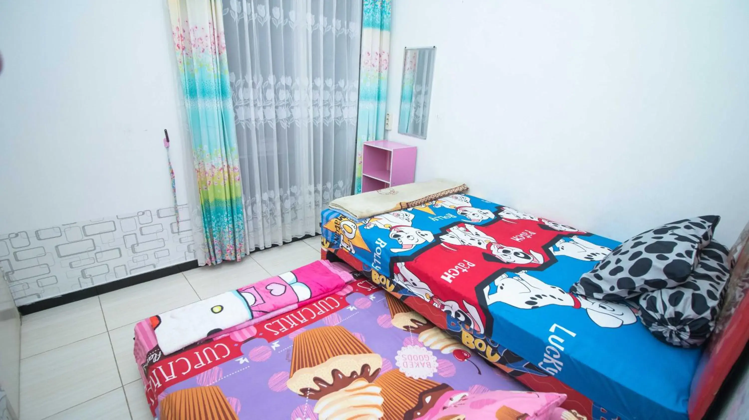 Bed in Villa Shiny with Karaoke & Chill Spot Bed in Villa Shiny with Karaoke & Chill Spot