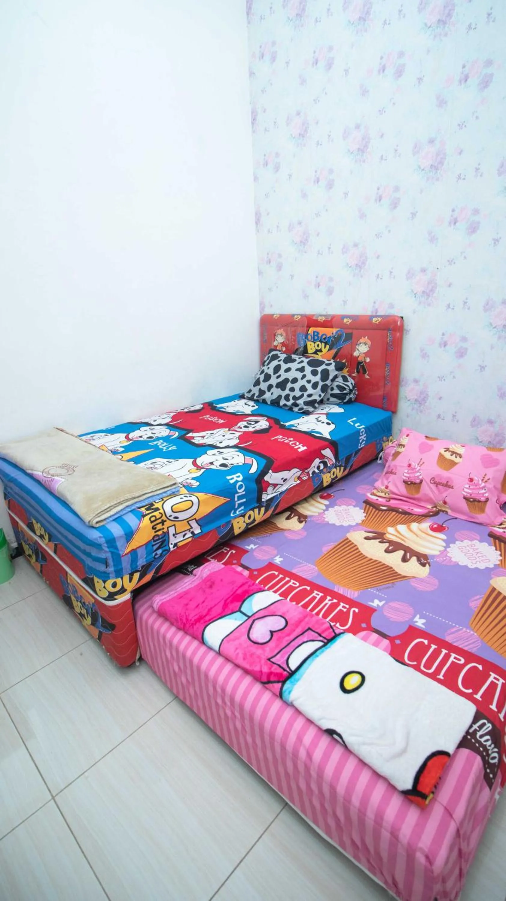 Bed in Villa Shiny with Karaoke & Chill Spot