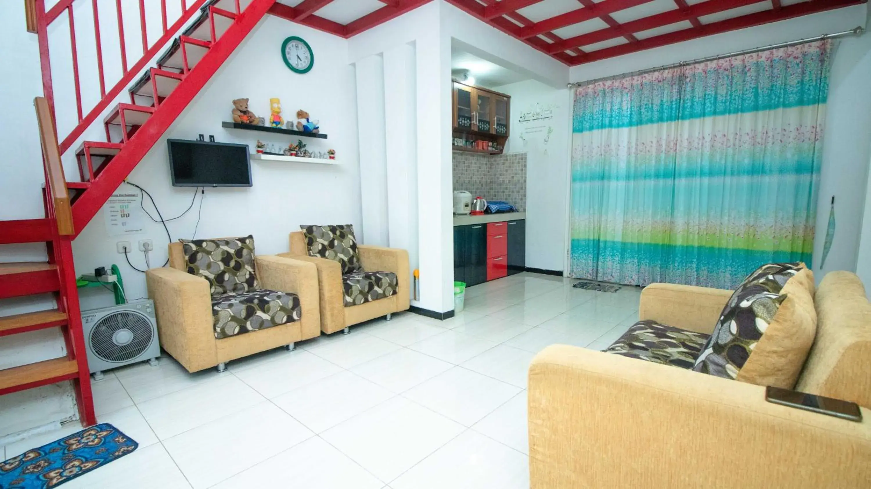 Living room in Villa Shiny with Karaoke & Chill Spot Living room in Villa Shiny with Karaoke & Chill Spot