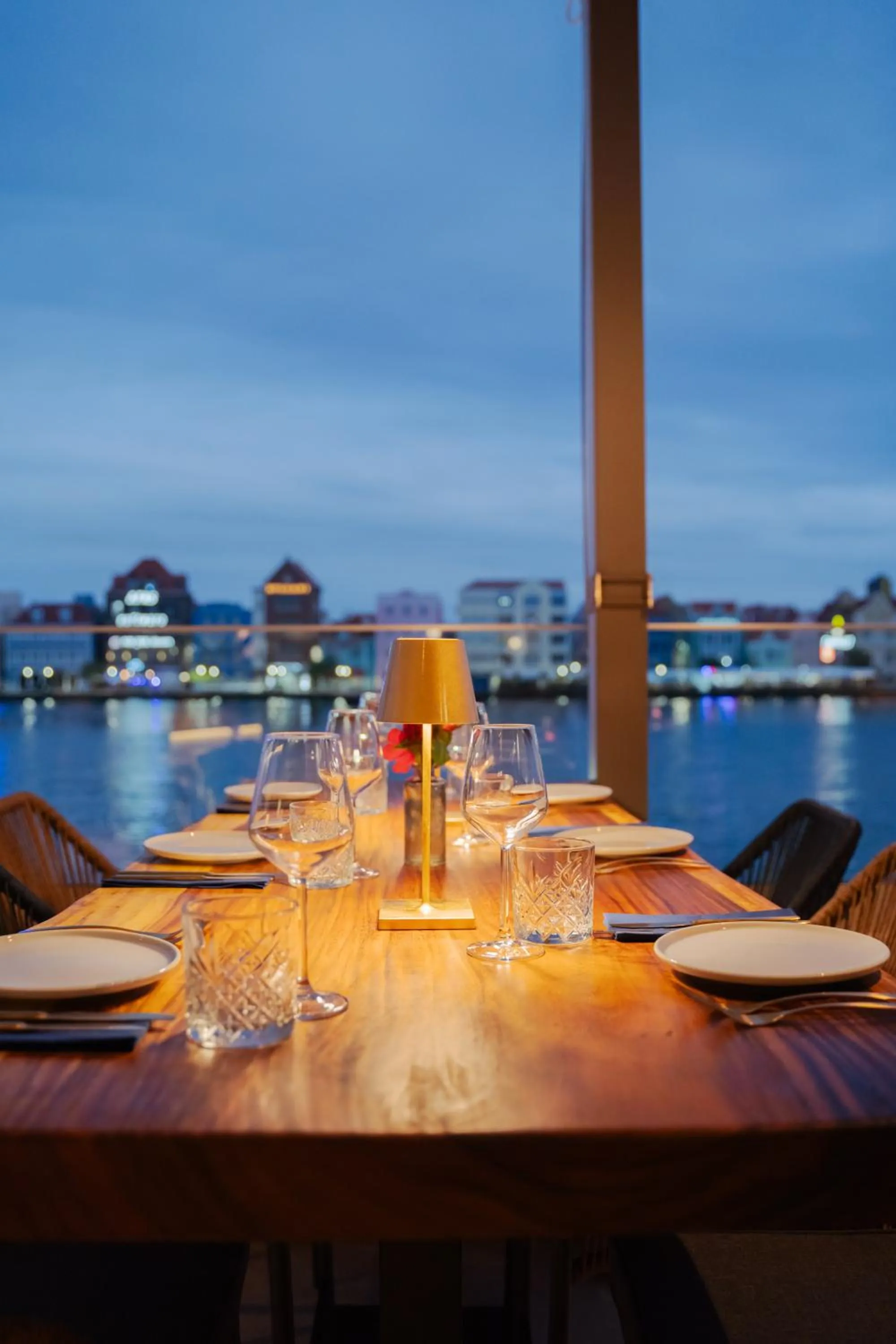 Restaurant/places to eat in Harbor Hotel & Casino Curacao