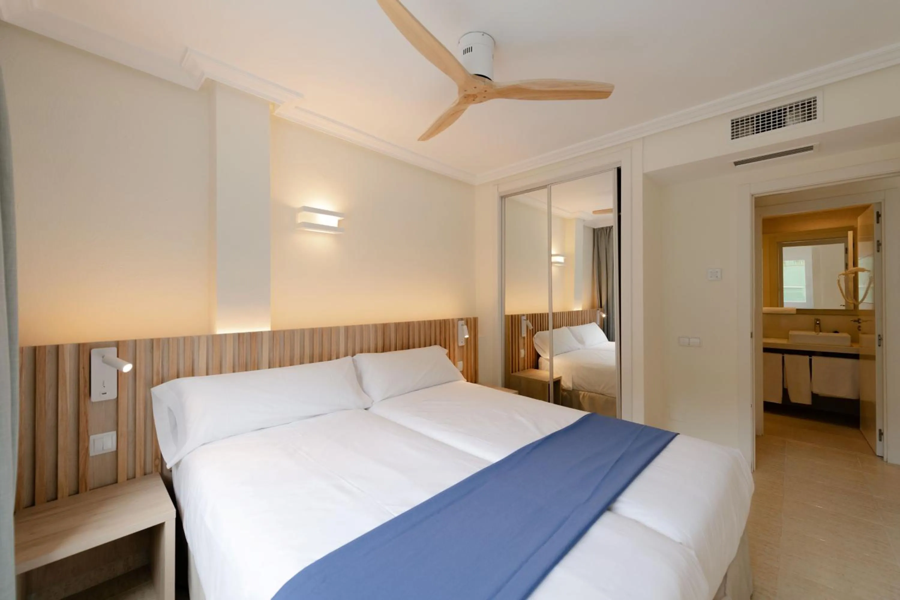 Bedroom, Bed in Hotel El Pinar