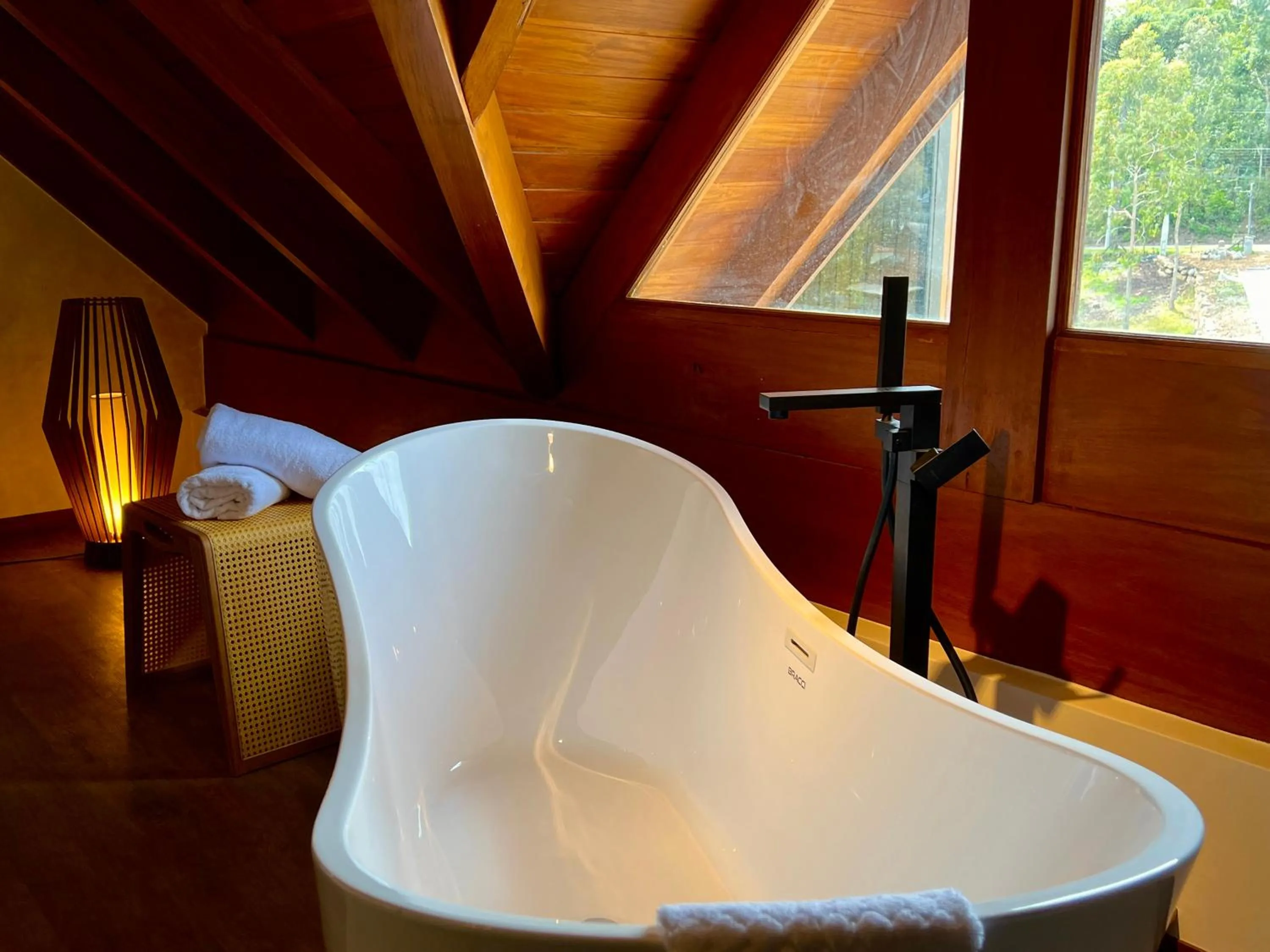 Bath in WoodStone Hotel Fazenda