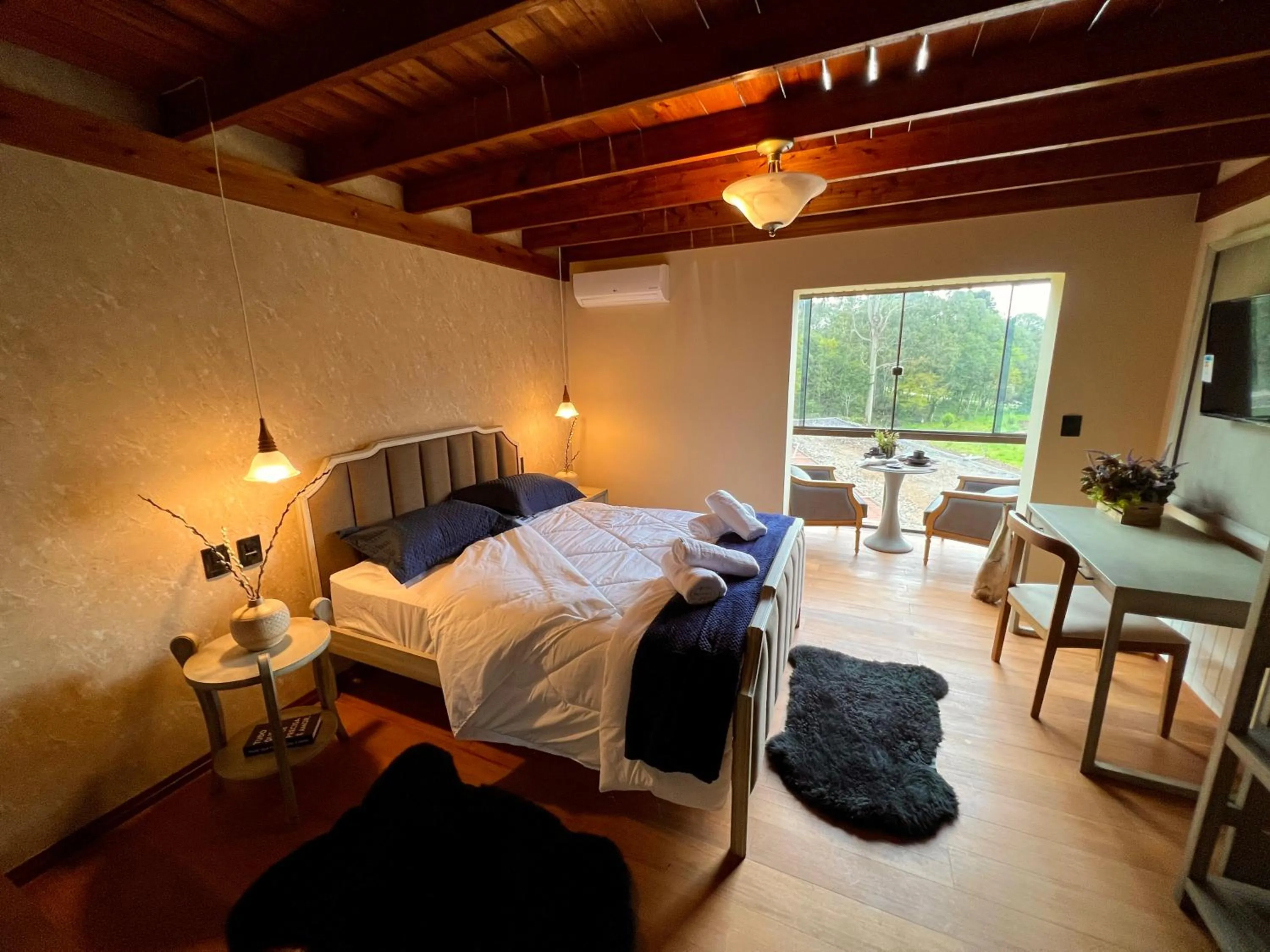 View (from property/room), Bed in WoodStone Hotel Fazenda