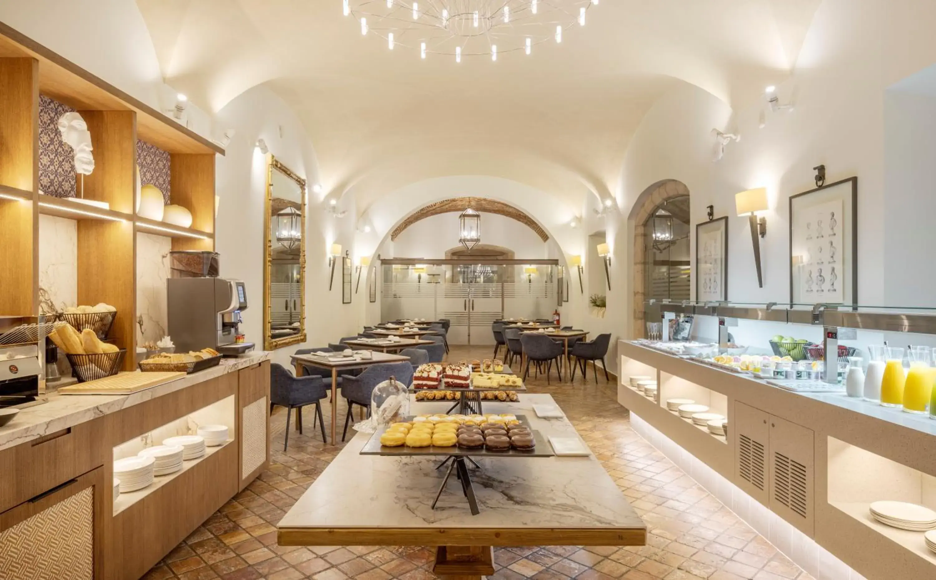 Restaurant/places to eat in Hotel Ilunion Mérida Palace Restaurant/places to eat in Hotel Ilunion Mérida Palace