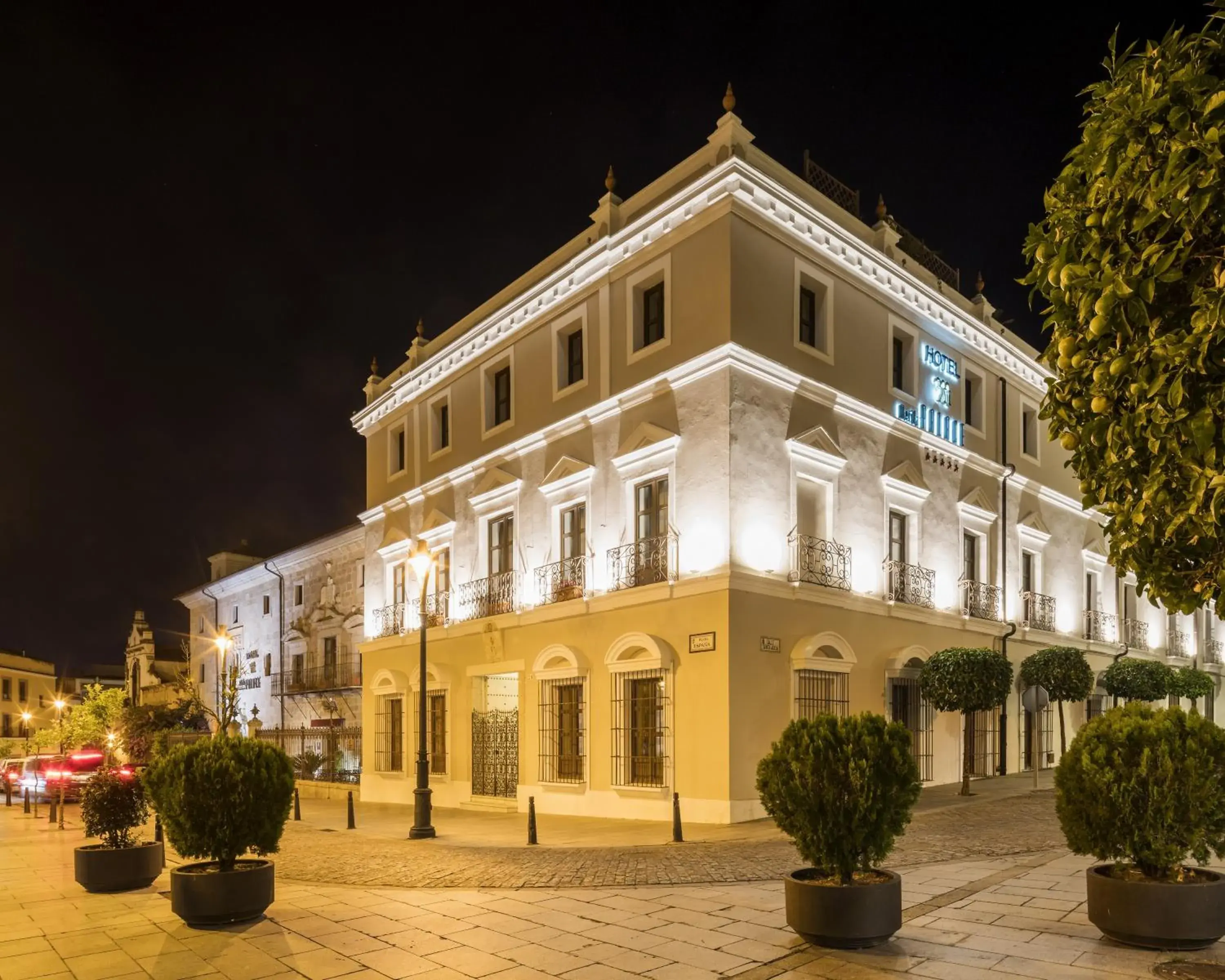 Facade/entrance in Hotel Ilunion Mérida Palace Facade/entrance in Hotel Ilunion Mérida Palace