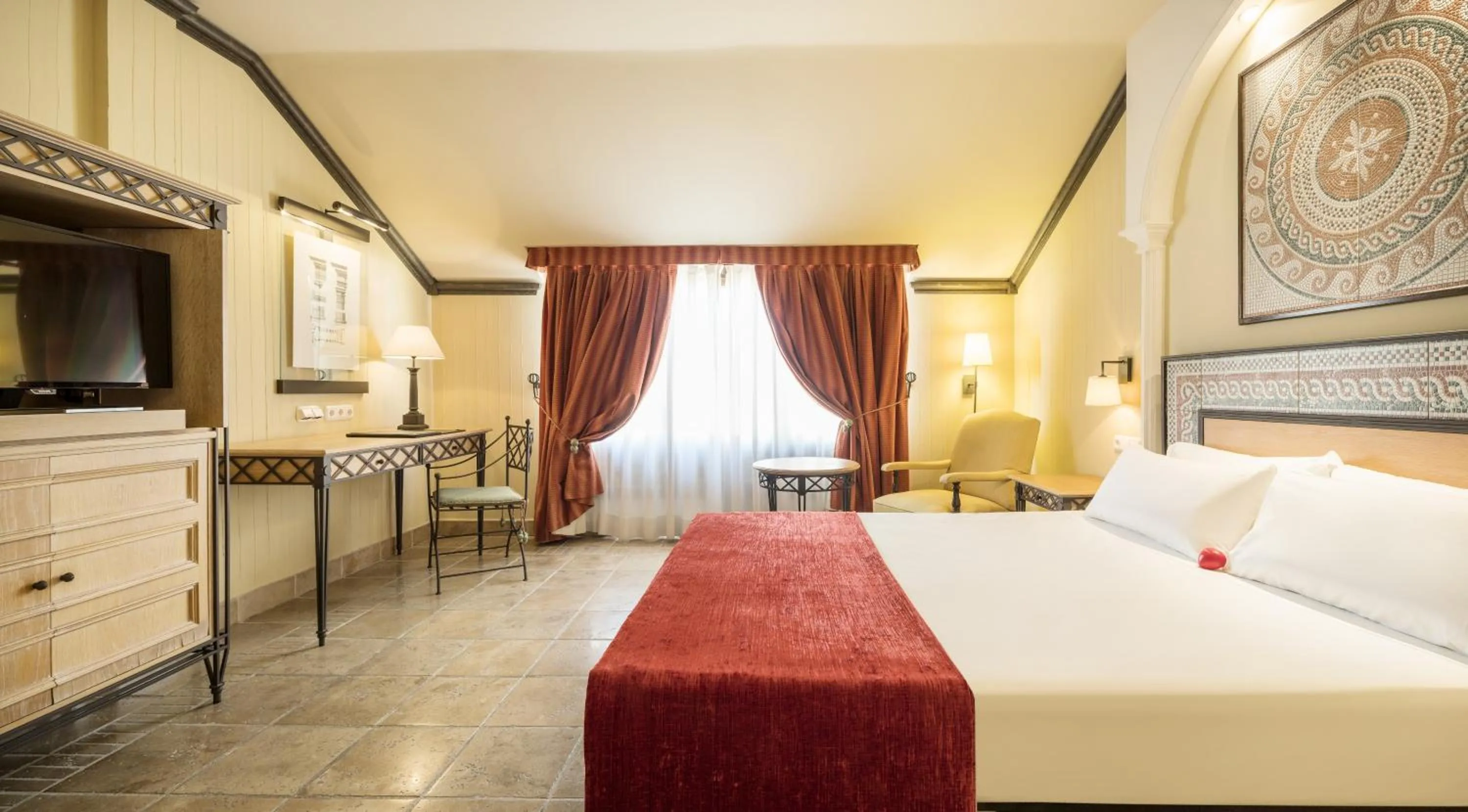 TV and multimedia, Bed in Hotel Ilunion Mérida Palace