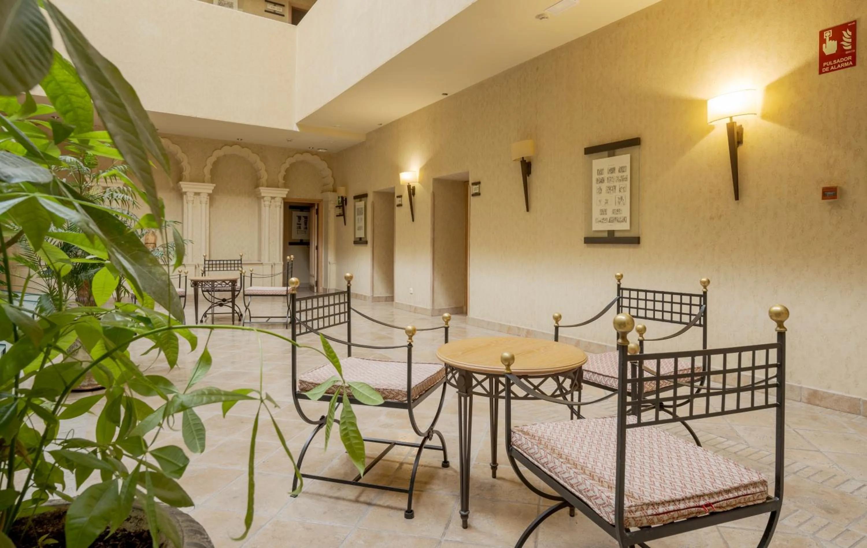 Living room in Hotel Ilunion Mérida Palace