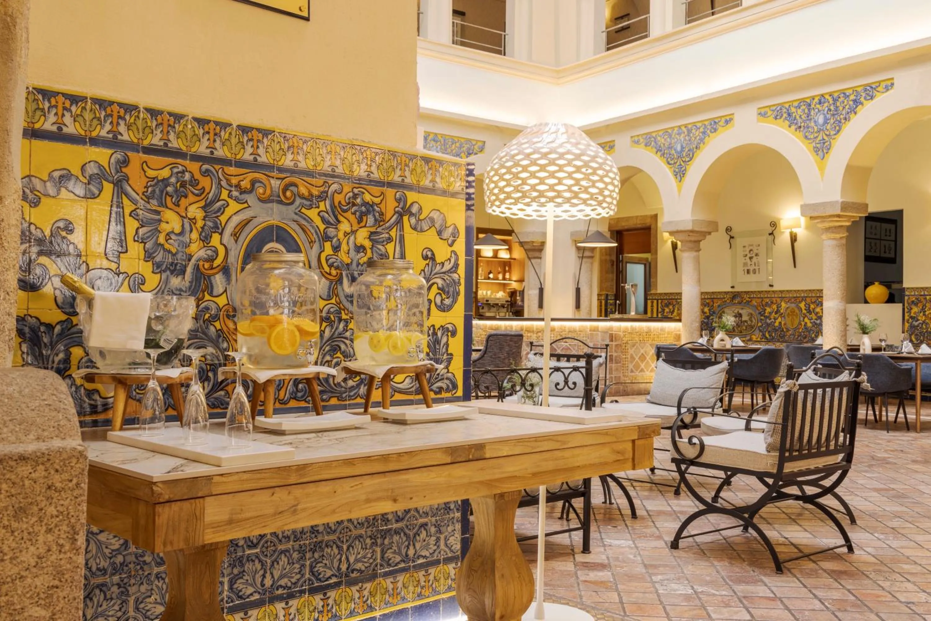 Lobby or reception in Hotel Ilunion Mérida Palace