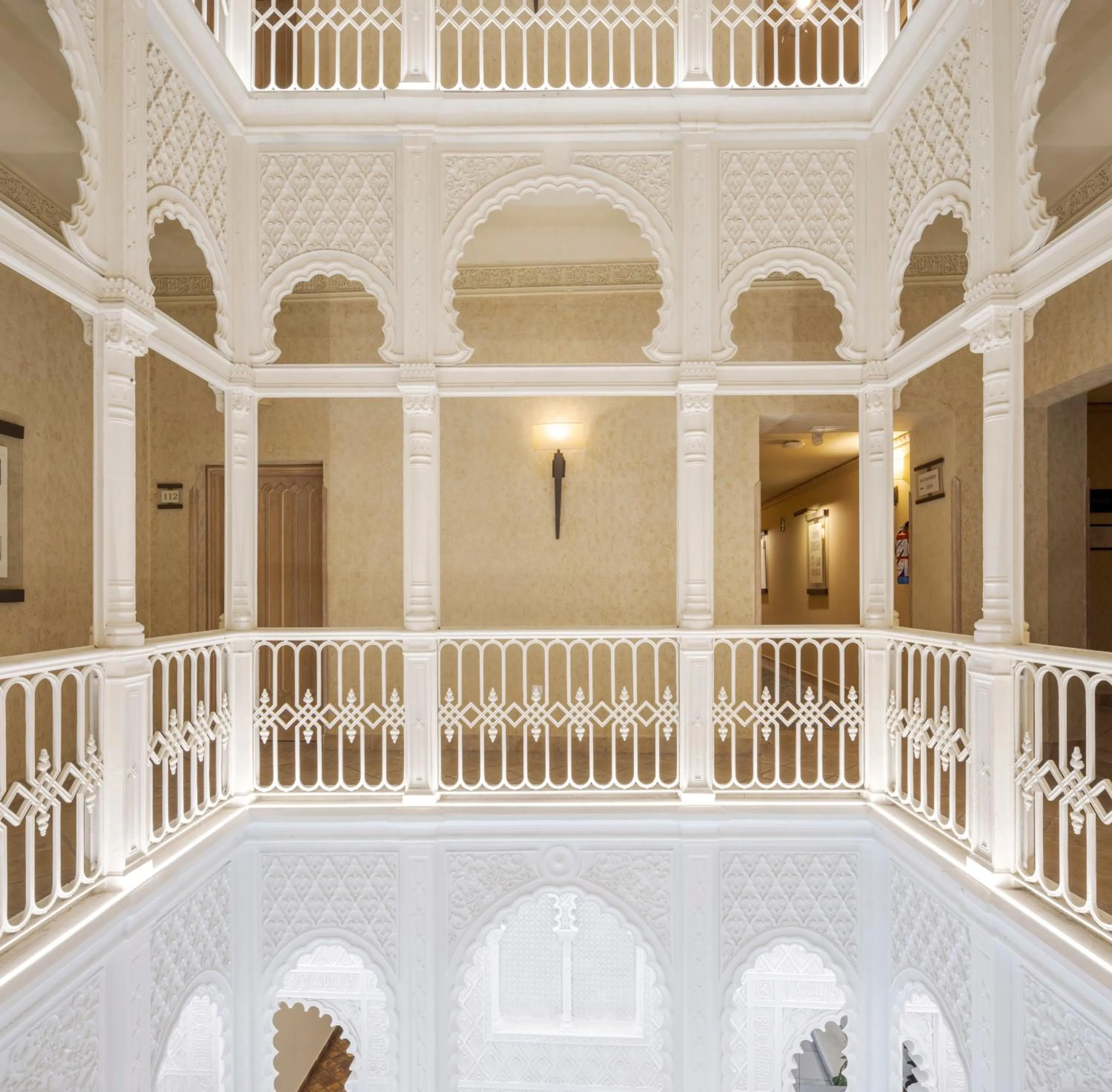 Patio in Hotel Ilunion Mérida Palace