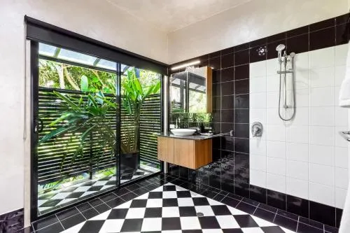 Unwind at Secret Garden Maleny 3 BR Family Home