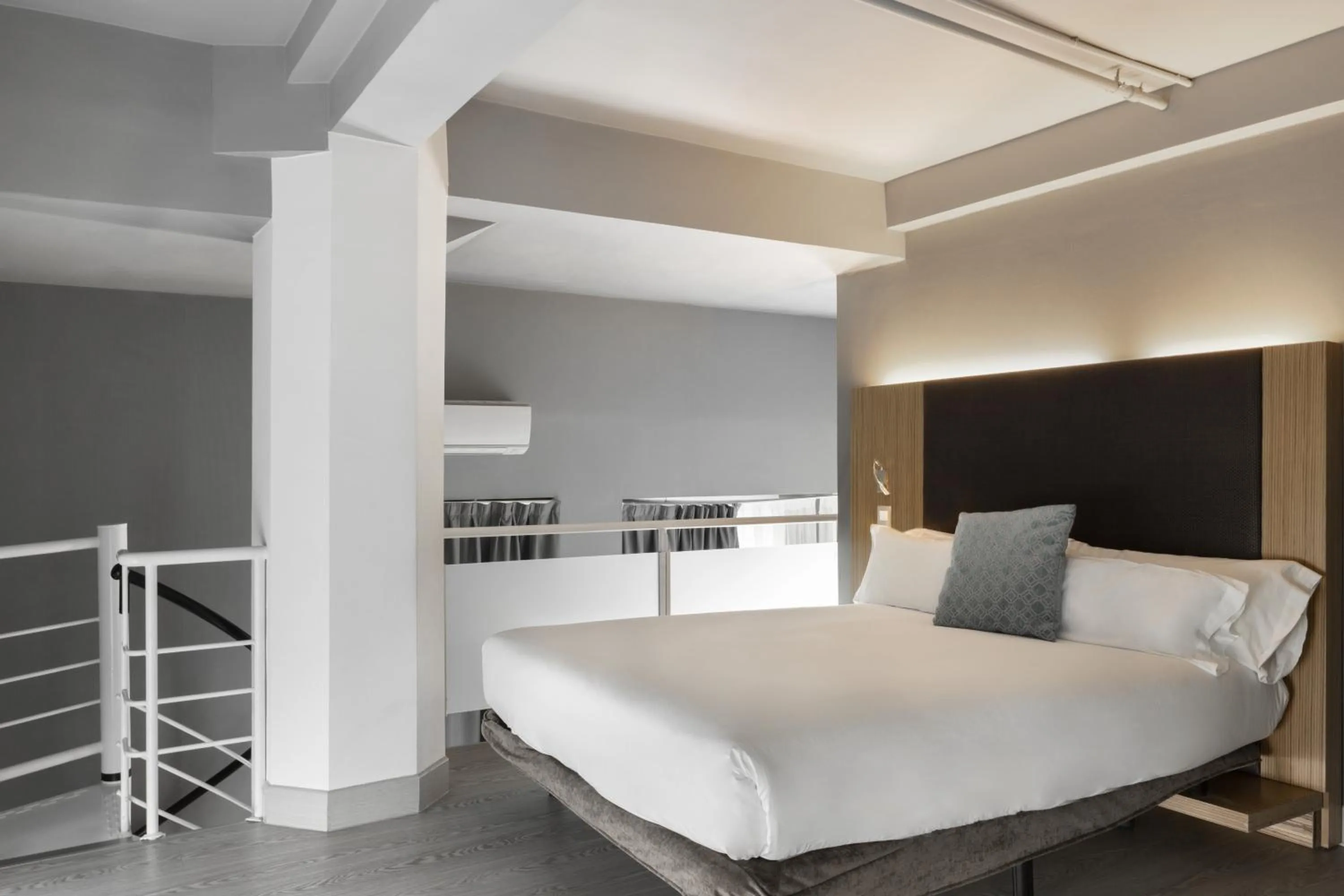 Bedroom, Bed in Petit Palace Alcalá