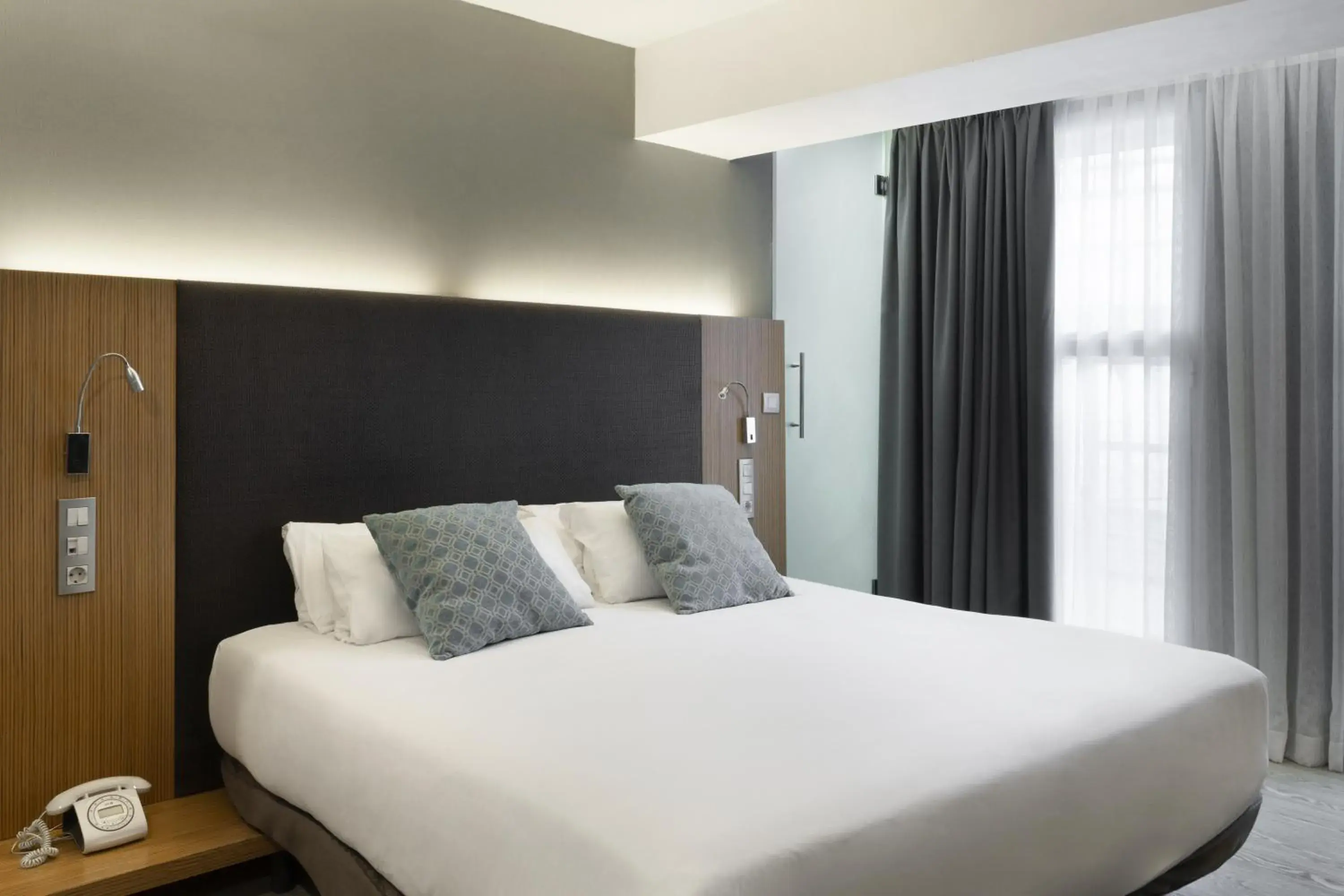 Bedroom, Bed in Petit Palace Alcalá Bedroom, Bed in Petit Palace Alcalá