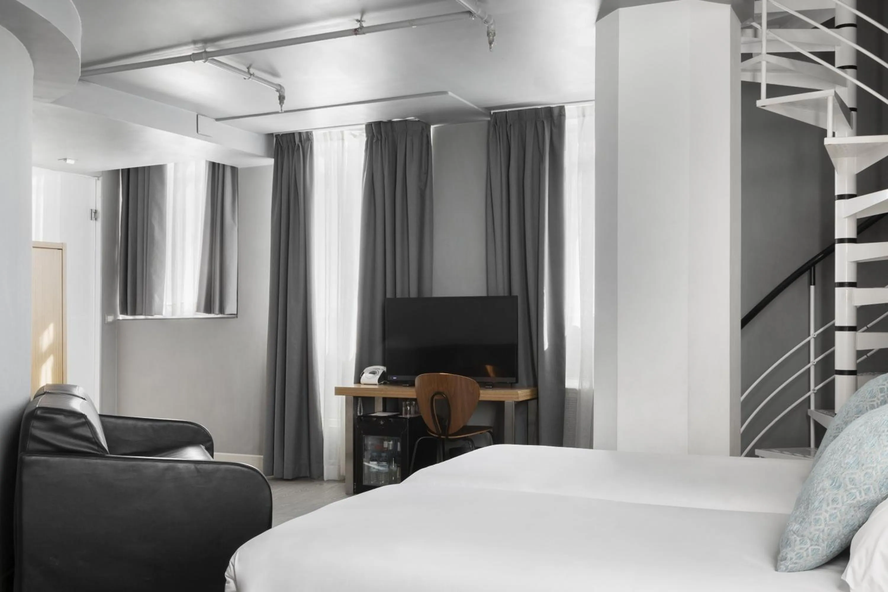 Bedroom, Bed in Petit Palace Alcalá