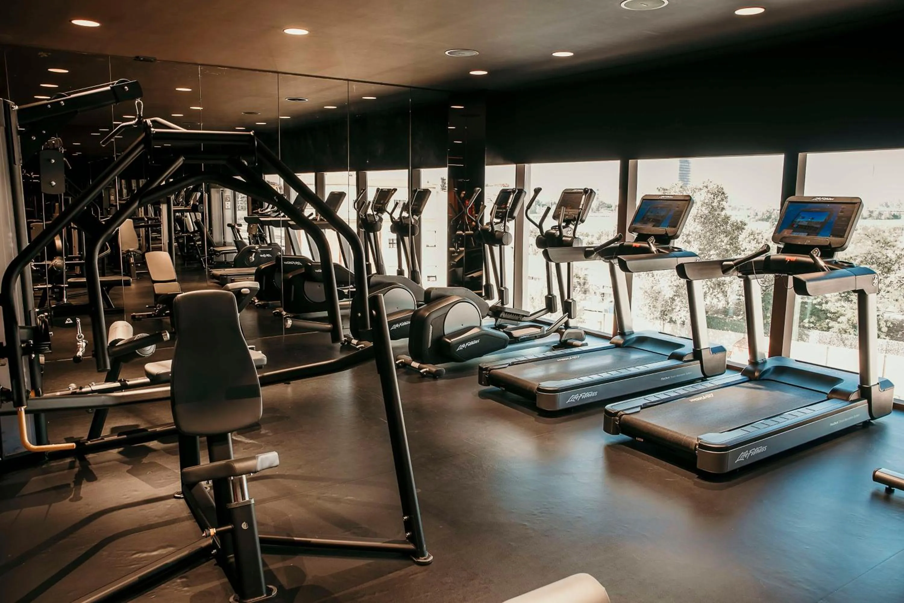 Fitness centre/facilities in NH Gran Hotel Casino de Extremadura