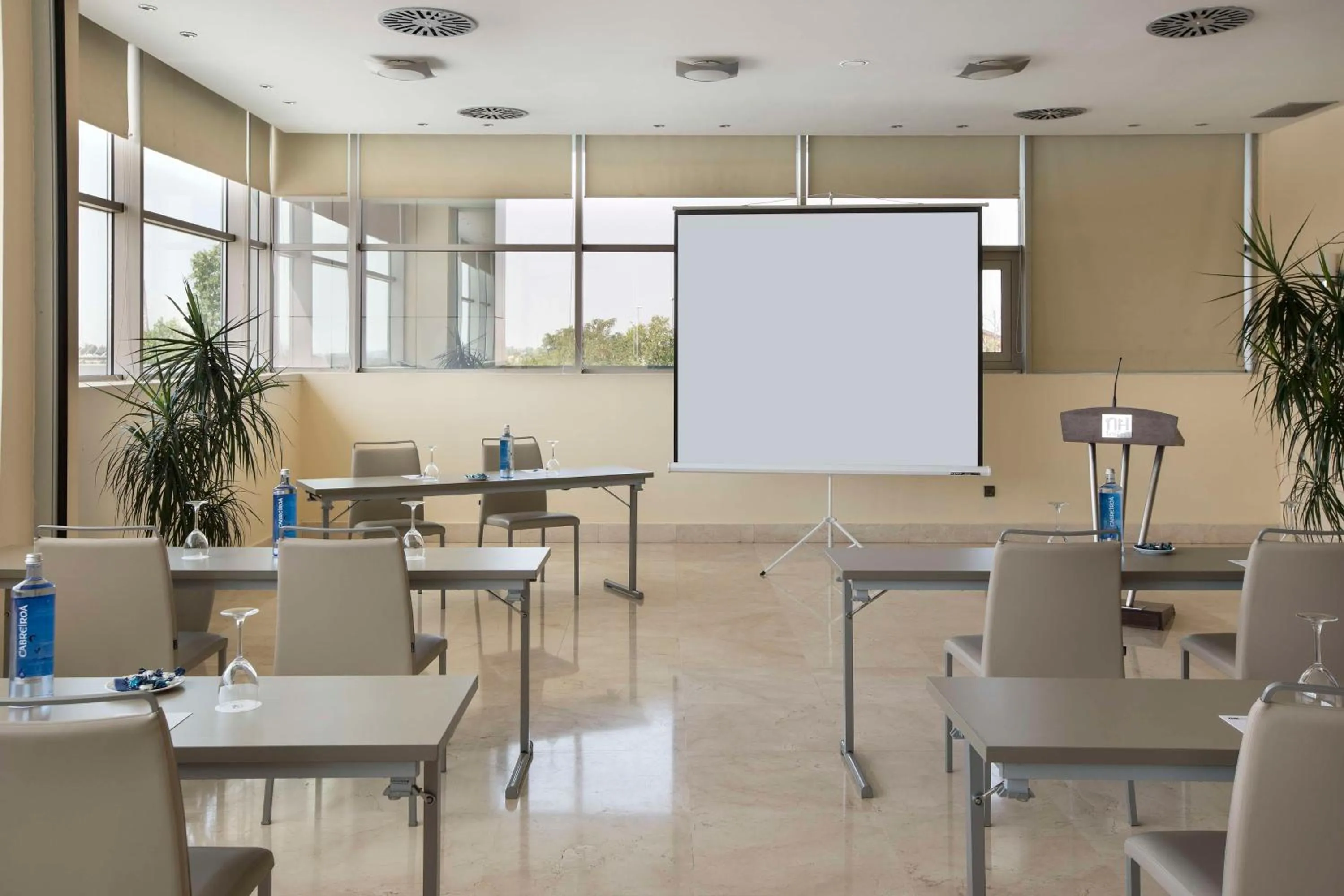 Meeting/conference room in NH Gran Hotel Casino de Extremadura