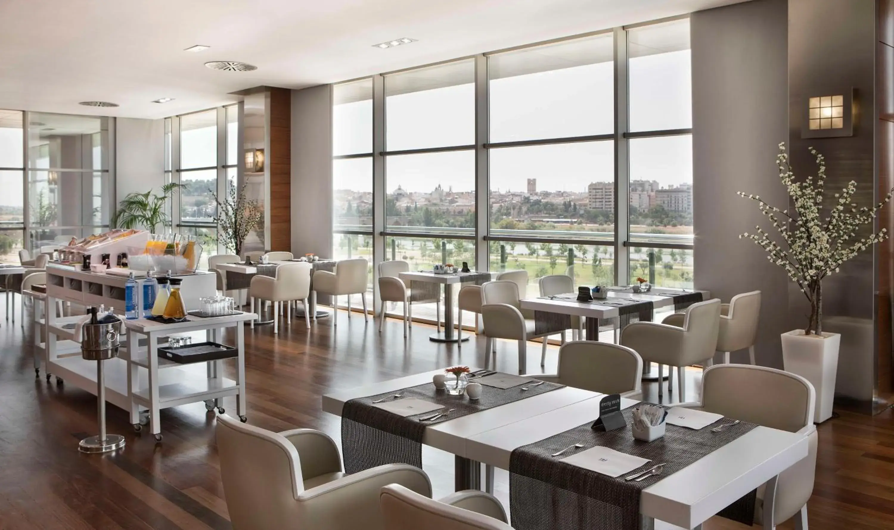 Restaurant/places to eat in NH Gran Hotel Casino de Extremadura Restaurant/places to eat in NH Gran Hotel Casino de Extremadura