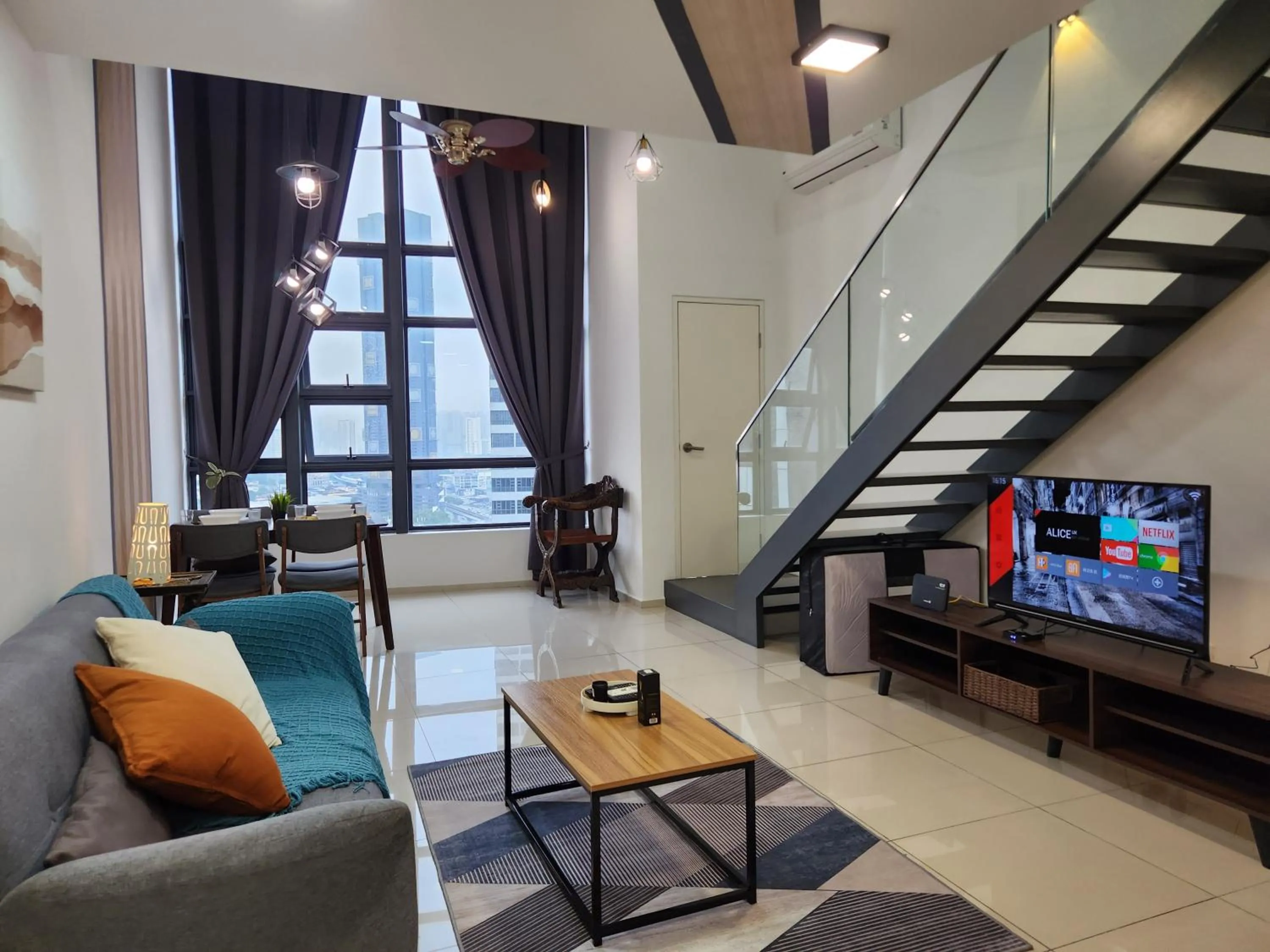 TV and multimedia in EkoCheras Duplex Suite by Ohana Home