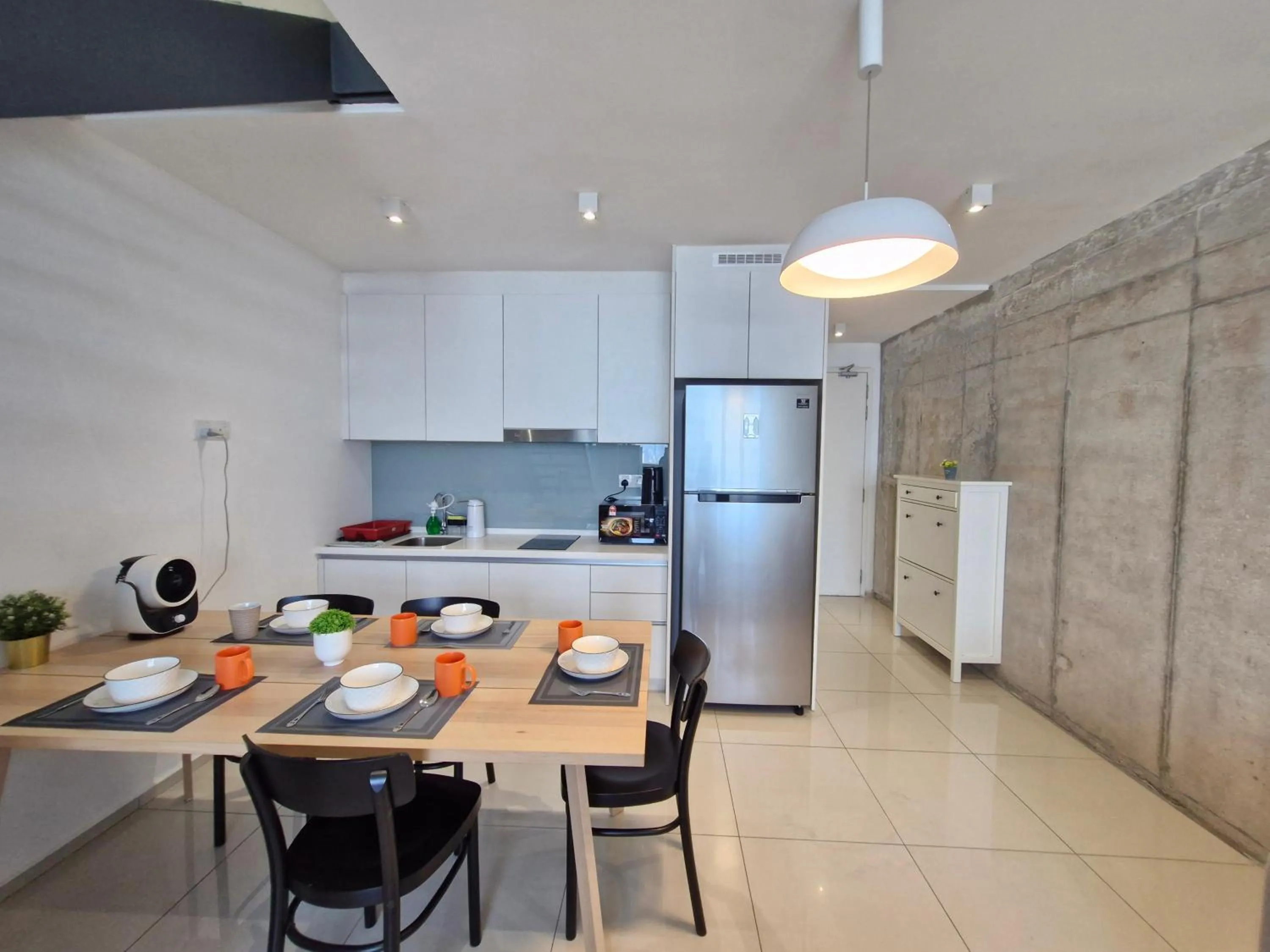 Dining area in EkoCheras Duplex Suite by Ohana Home