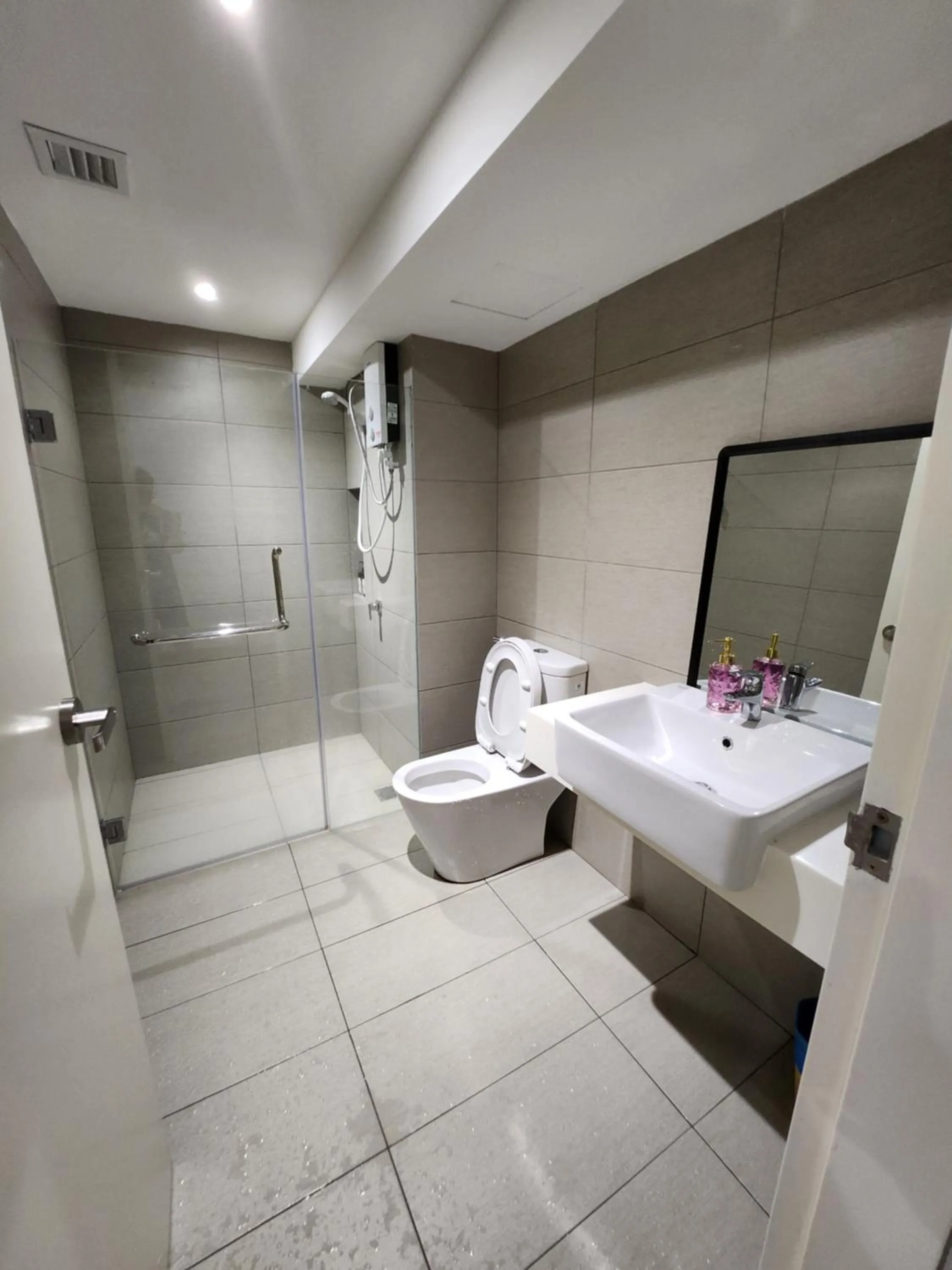 Restaurant/places to eat in EkoCheras Duplex Suite by Ohana Home