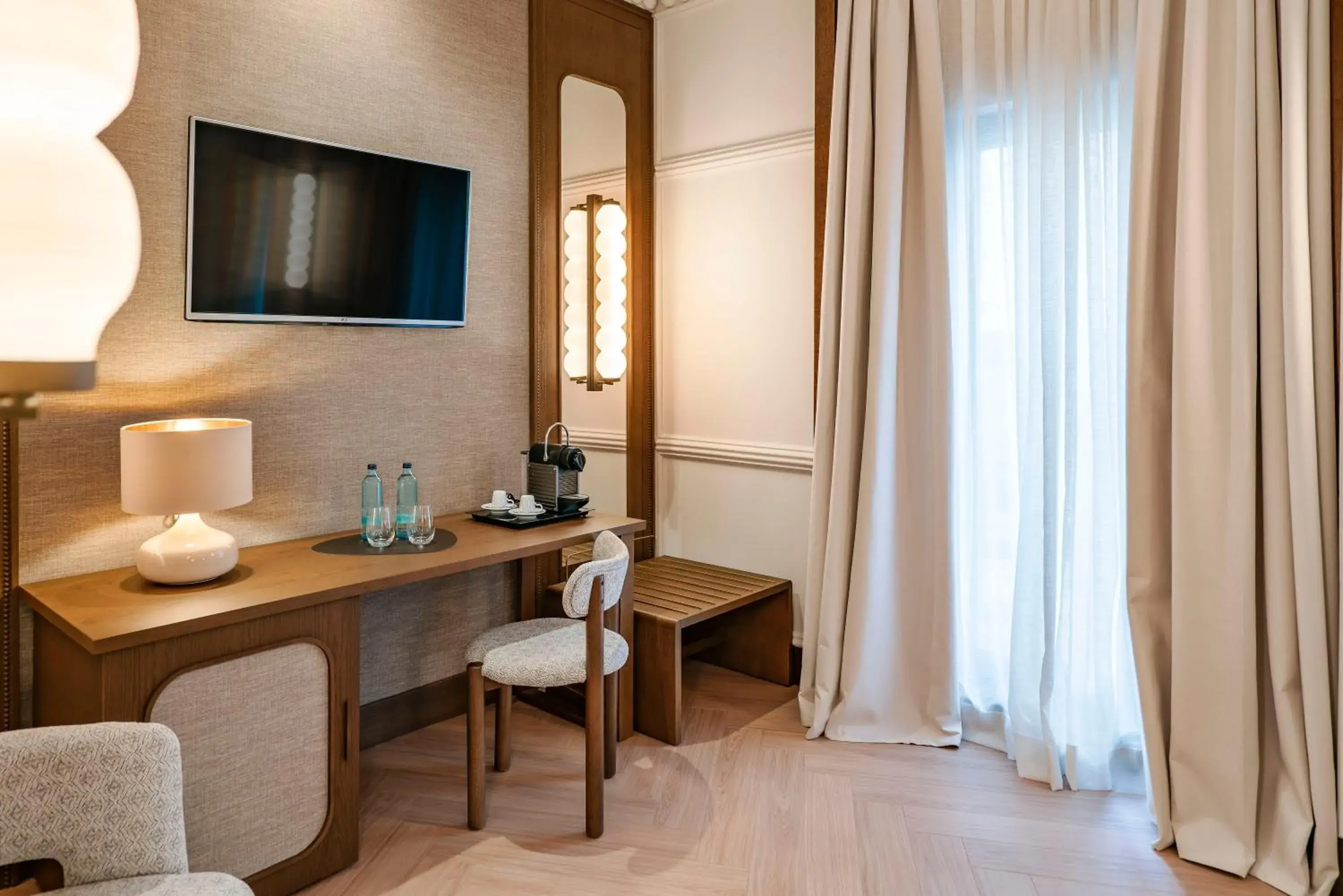 Standard Double or Twin Room with Balcony in Vincci Soho Standard Double or Twin Room with Balcony in Vincci Soho