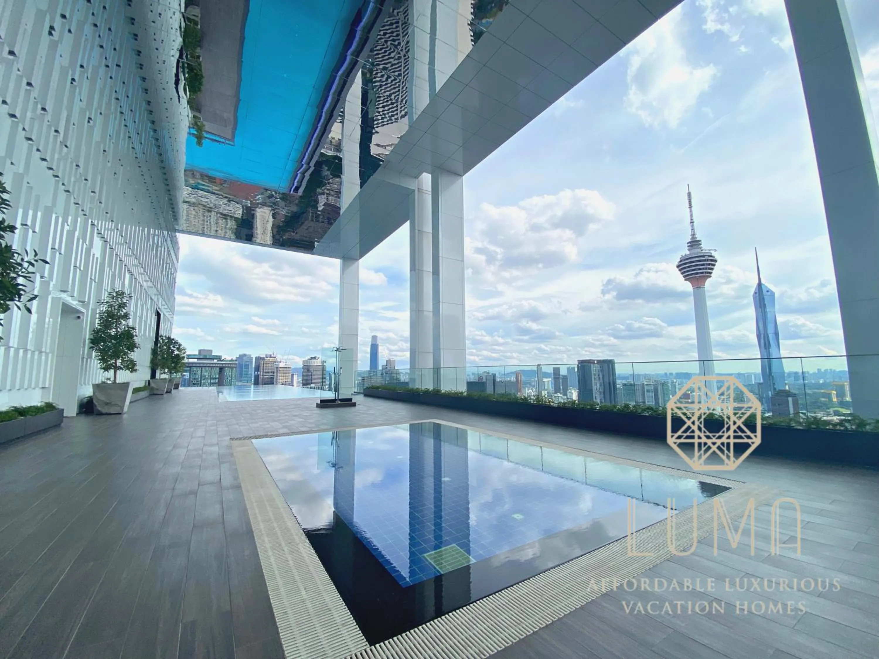 Swimming pool in The Platinum 2 Kuala Lumpur by LUMA
