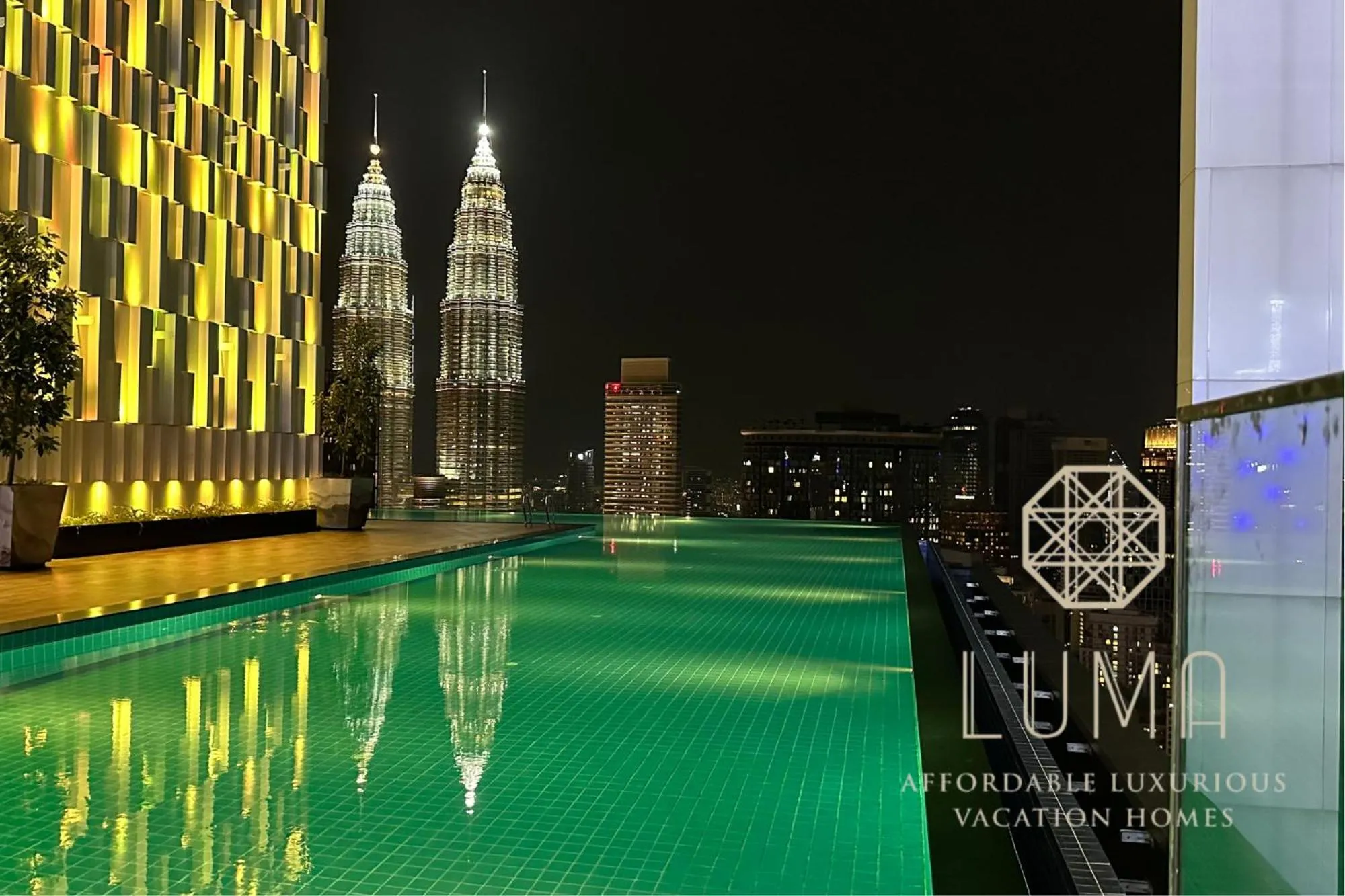 Swimming pool in The Platinum 2 Kuala Lumpur by LUMA