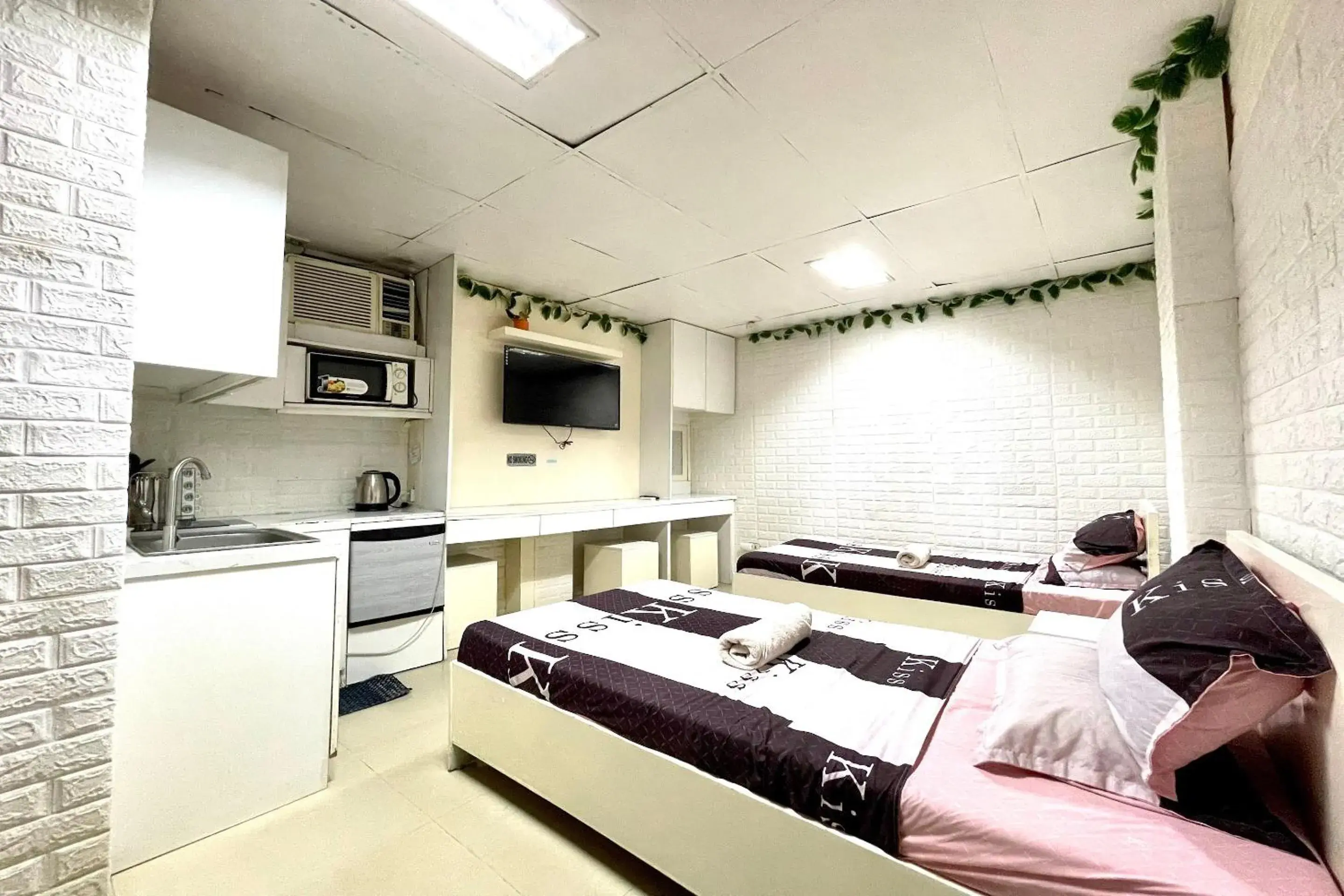 Standard Twin Room in OYO 910 Sabaidee Suites Standard Twin Room in OYO 910 Sabaidee Suites